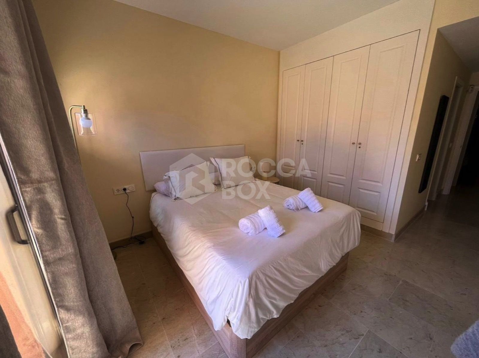 Semi-Furnished Apartment in the Exclusive Urb. Coto Real
