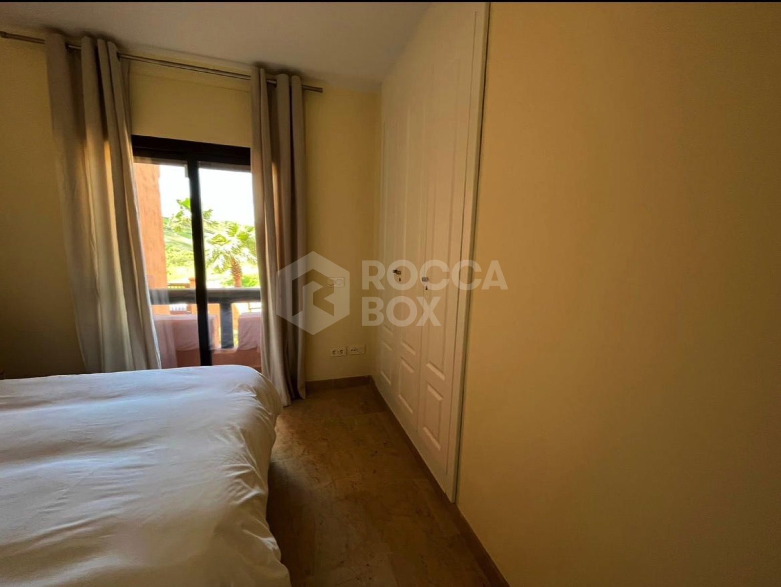Semi-Furnished Apartment in the Exclusive Urb. Coto Real