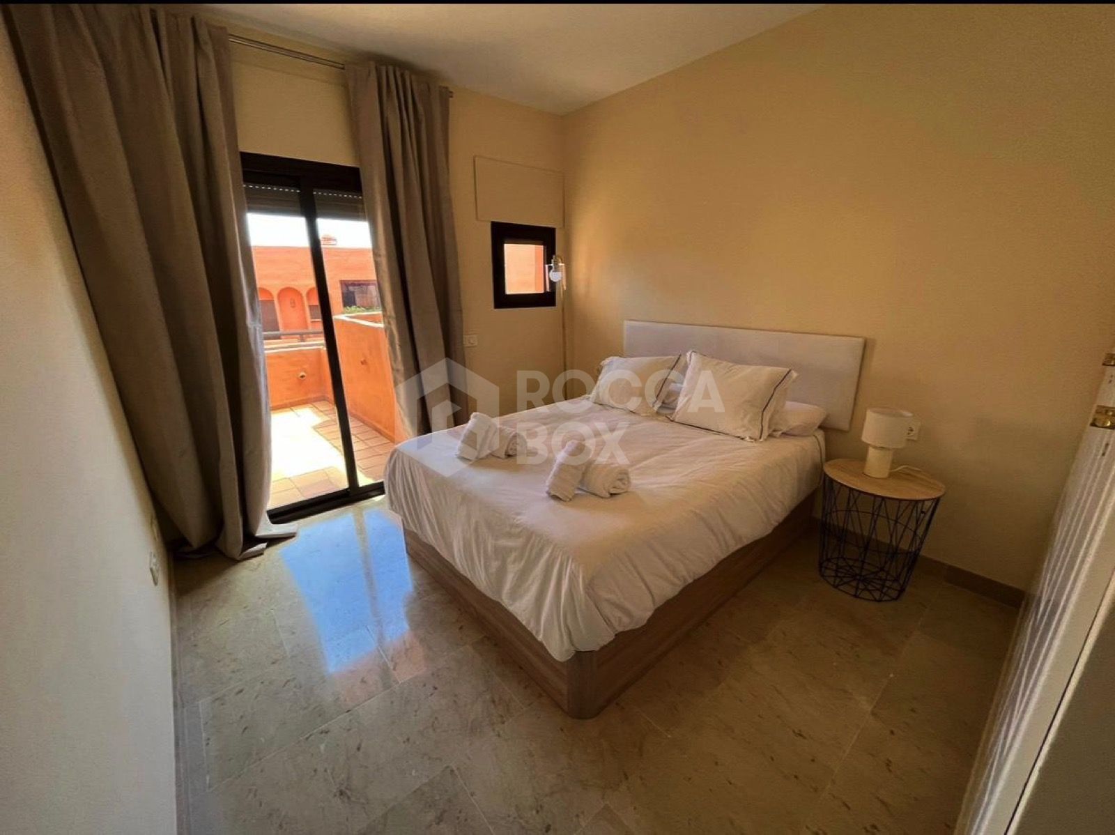 Semi-Furnished Apartment in the Exclusive Urb. Coto Real