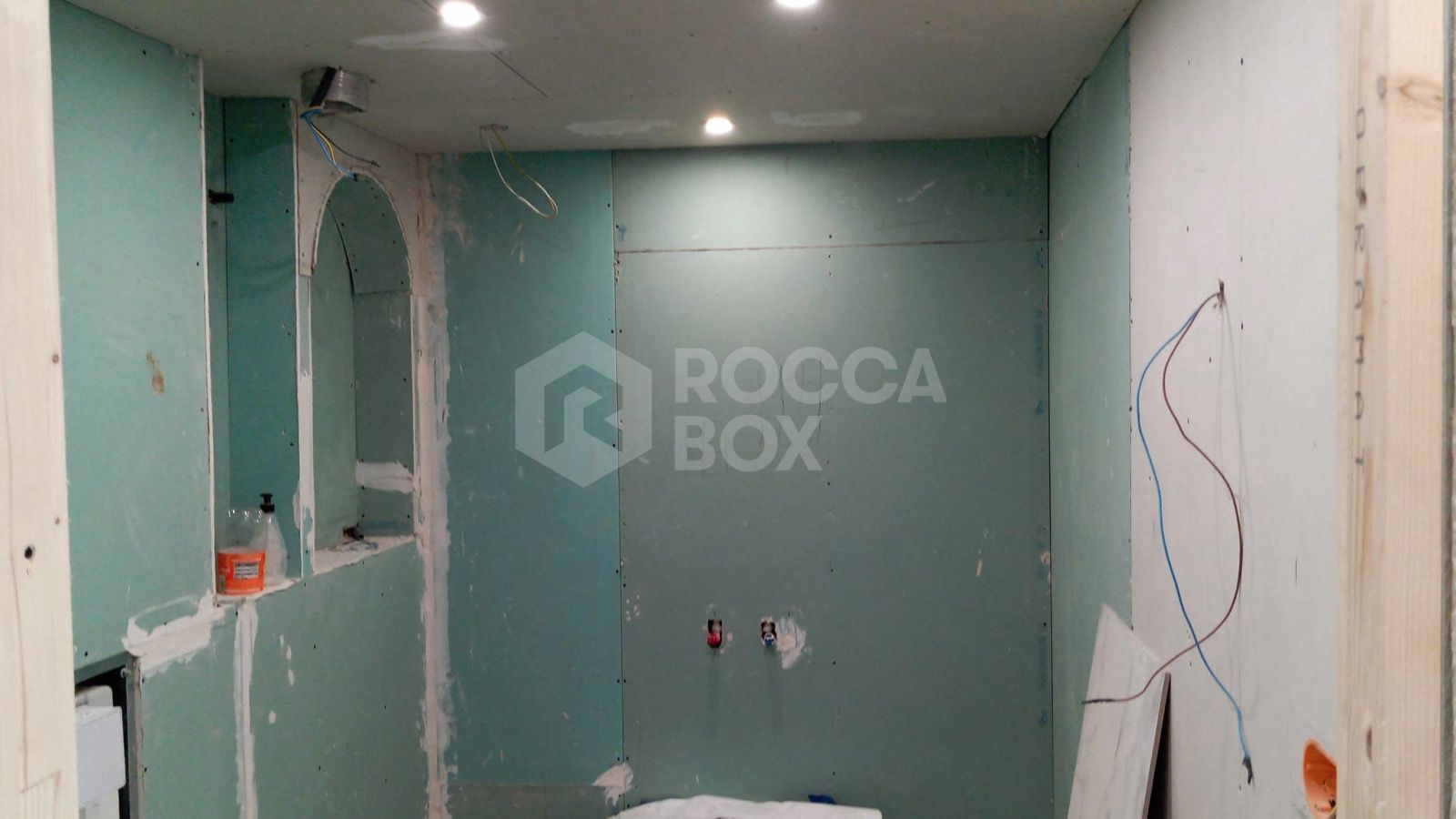 Prime Apartment in the Heart of Puerto Banús NEEDS REFORMS