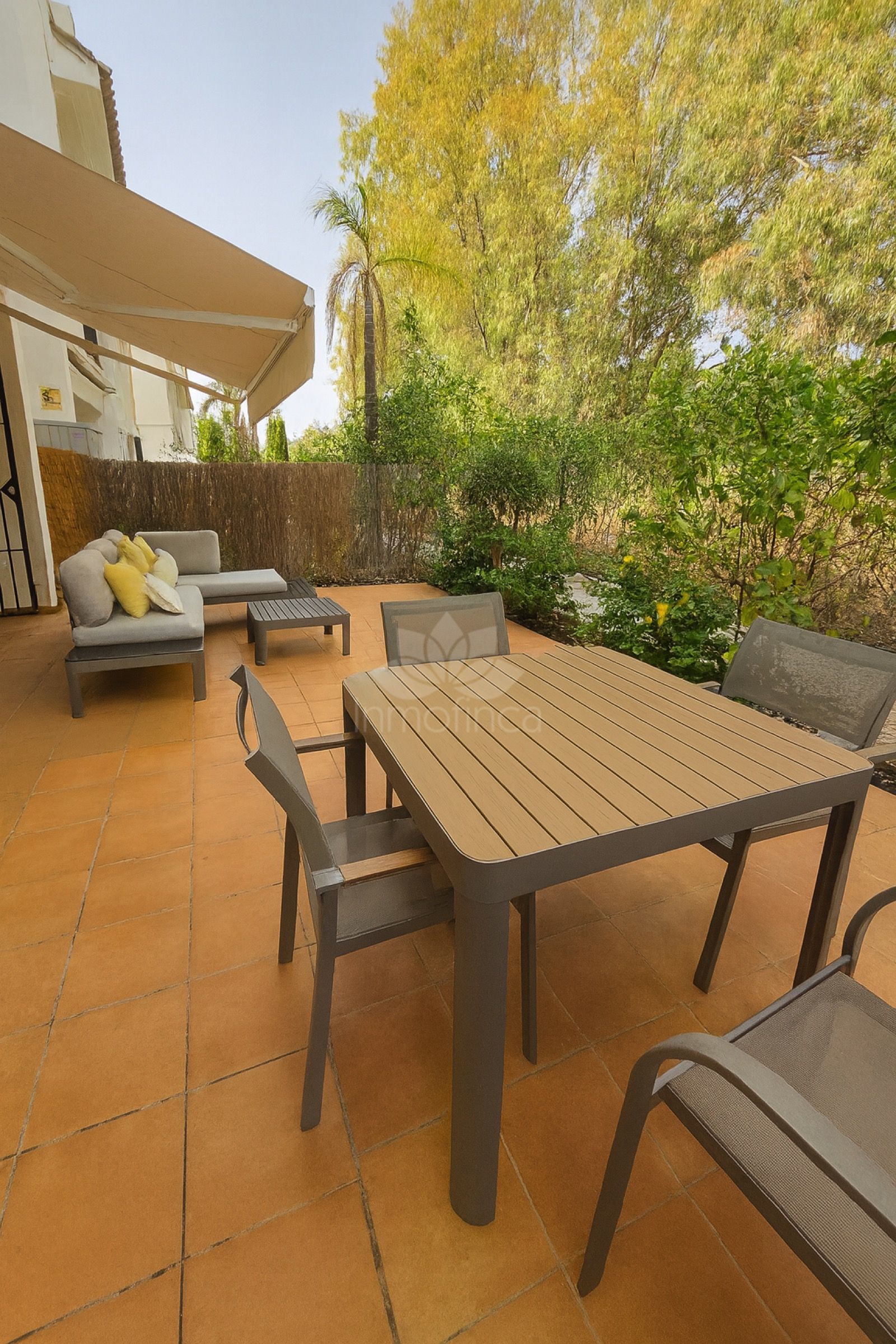 Apartamento Planta Baja en Los Naranjos, Marbella