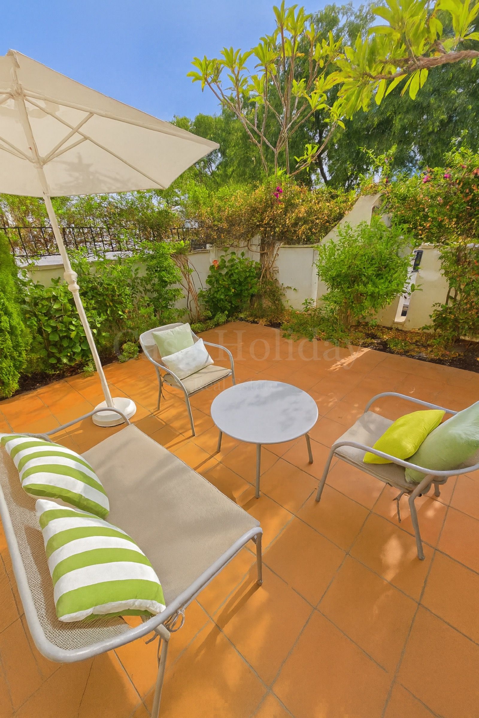 Apartamento Planta Baja en Los Naranjos, Marbella