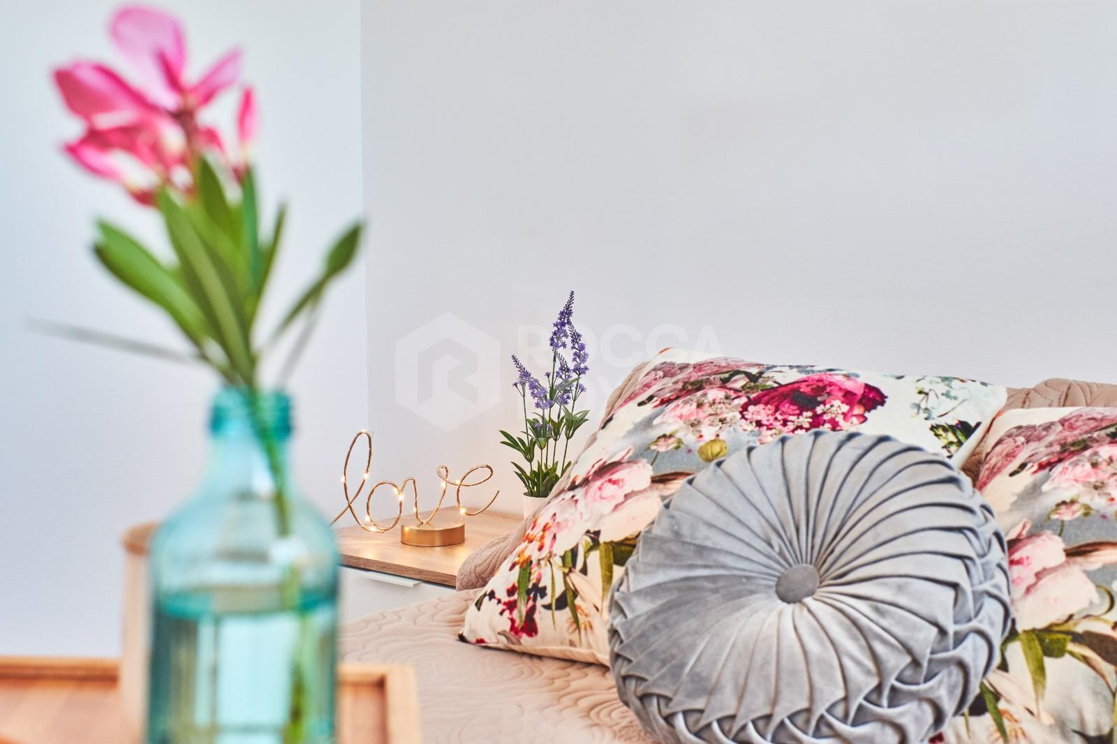 Exclusive Ground-Floor Mezzanine Apartment with Sea Views