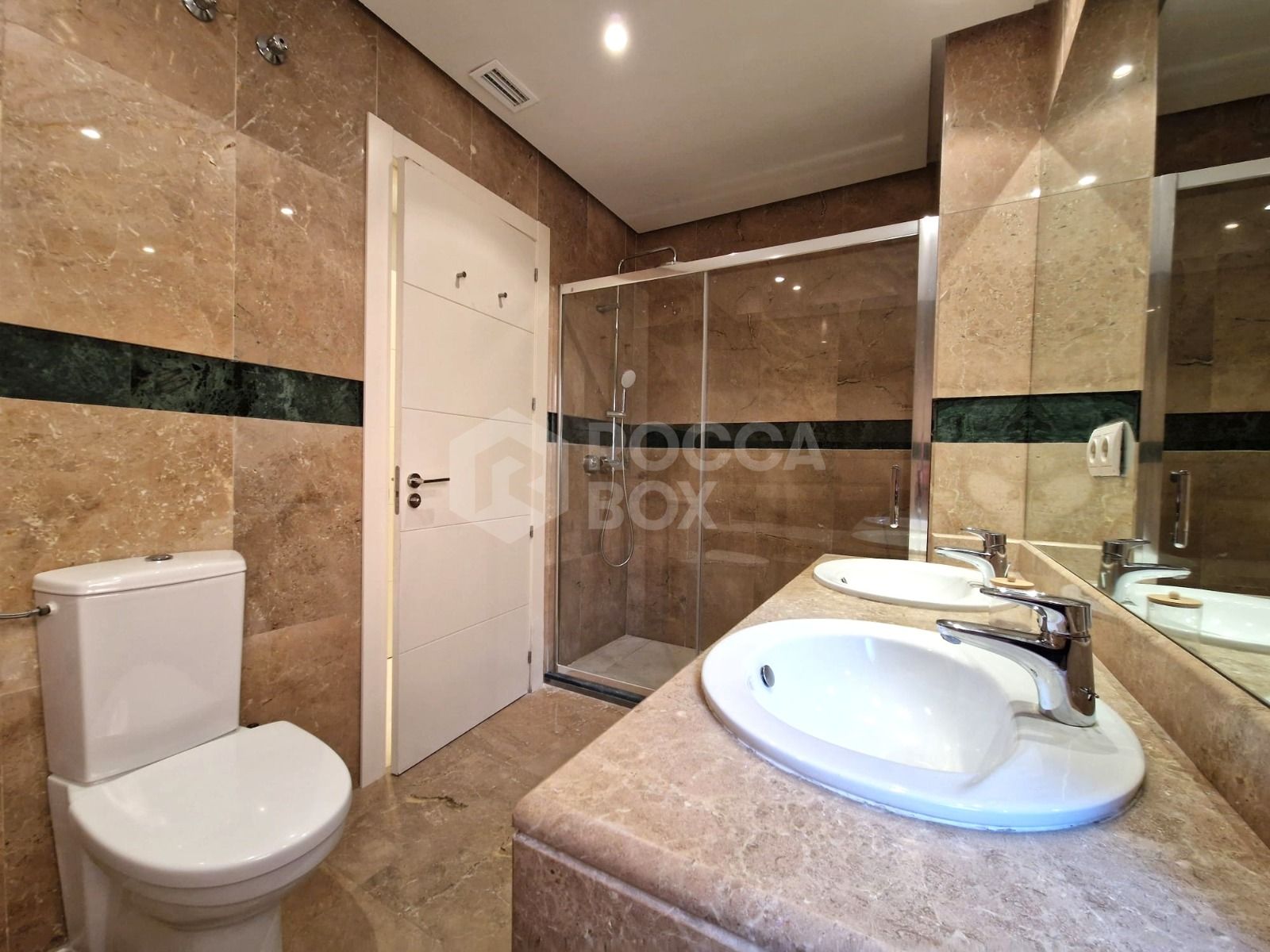 Stunning Corner Ground-Floor Apartment in Vista Real Urbanisation