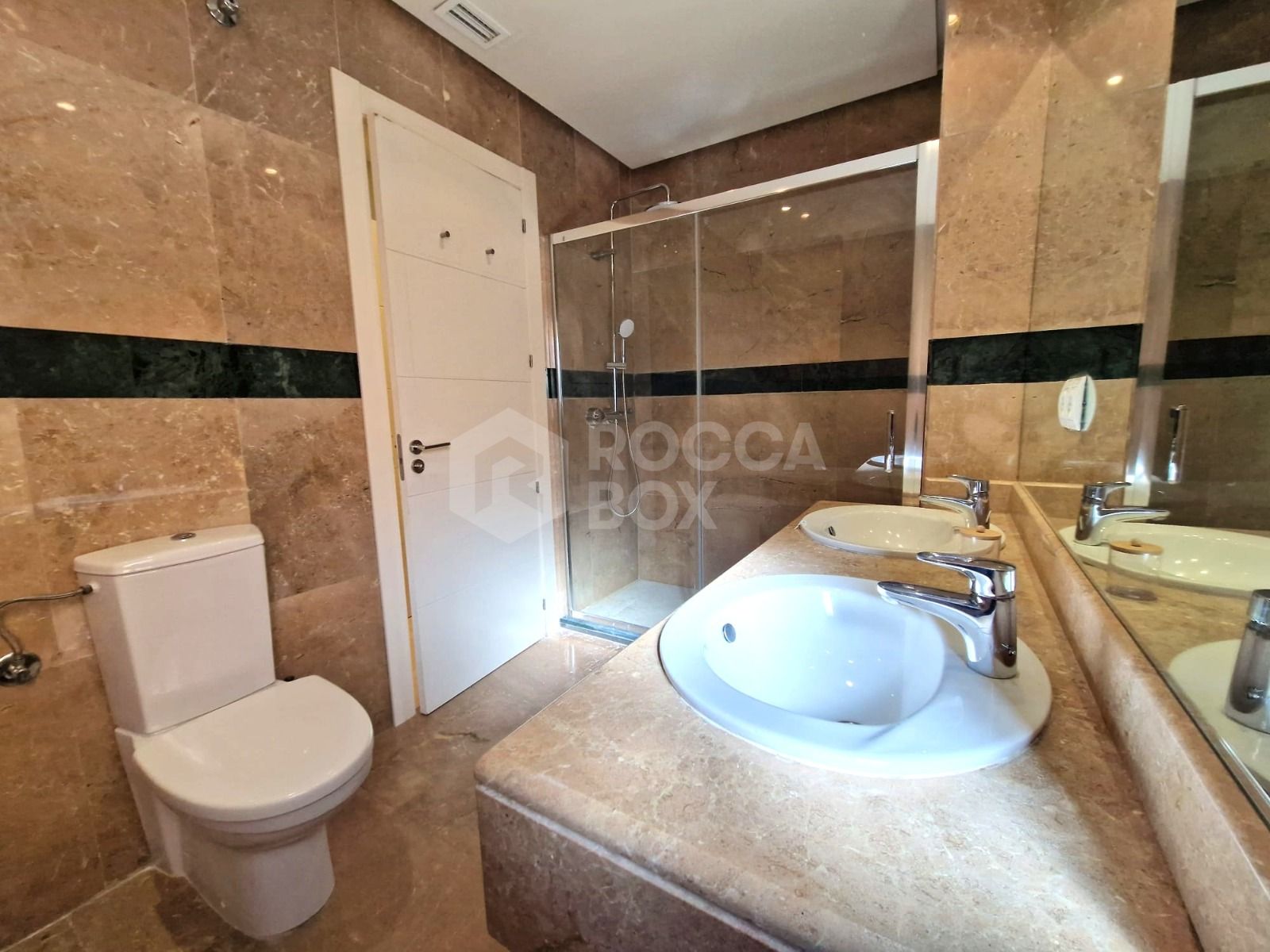 Stunning Corner Ground-Floor Apartment in Vista Real Urbanisation