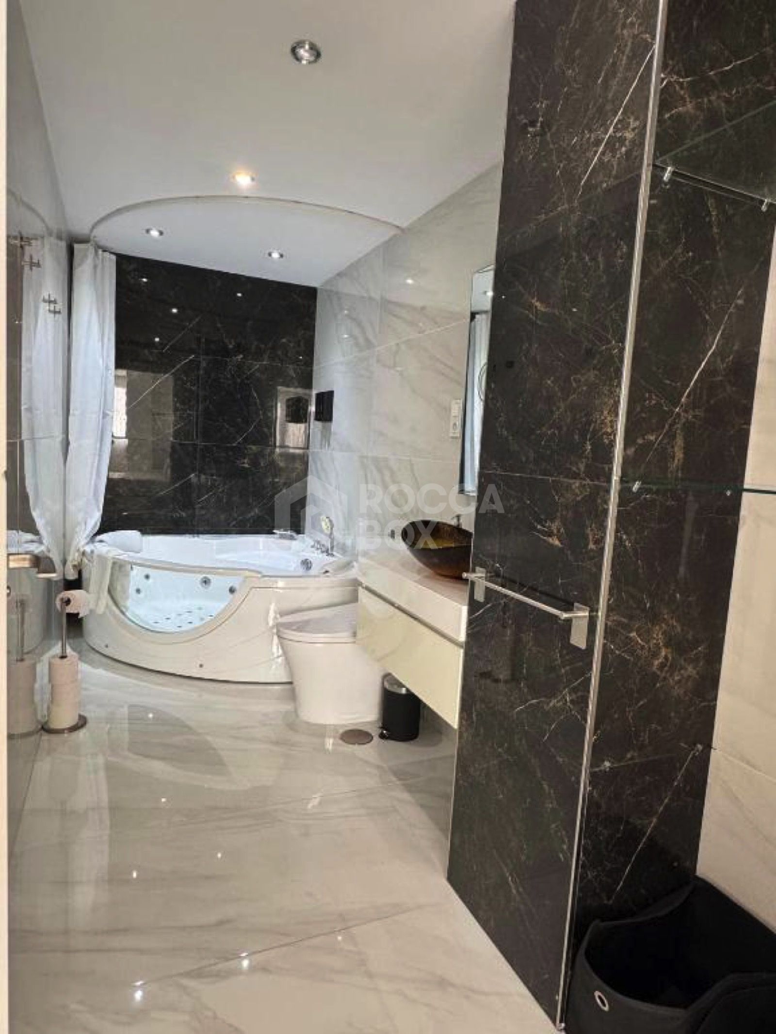 Fully Renovated Tourist Apartment with Legal Licence and High Profitability – Prime Central Location in Marbella