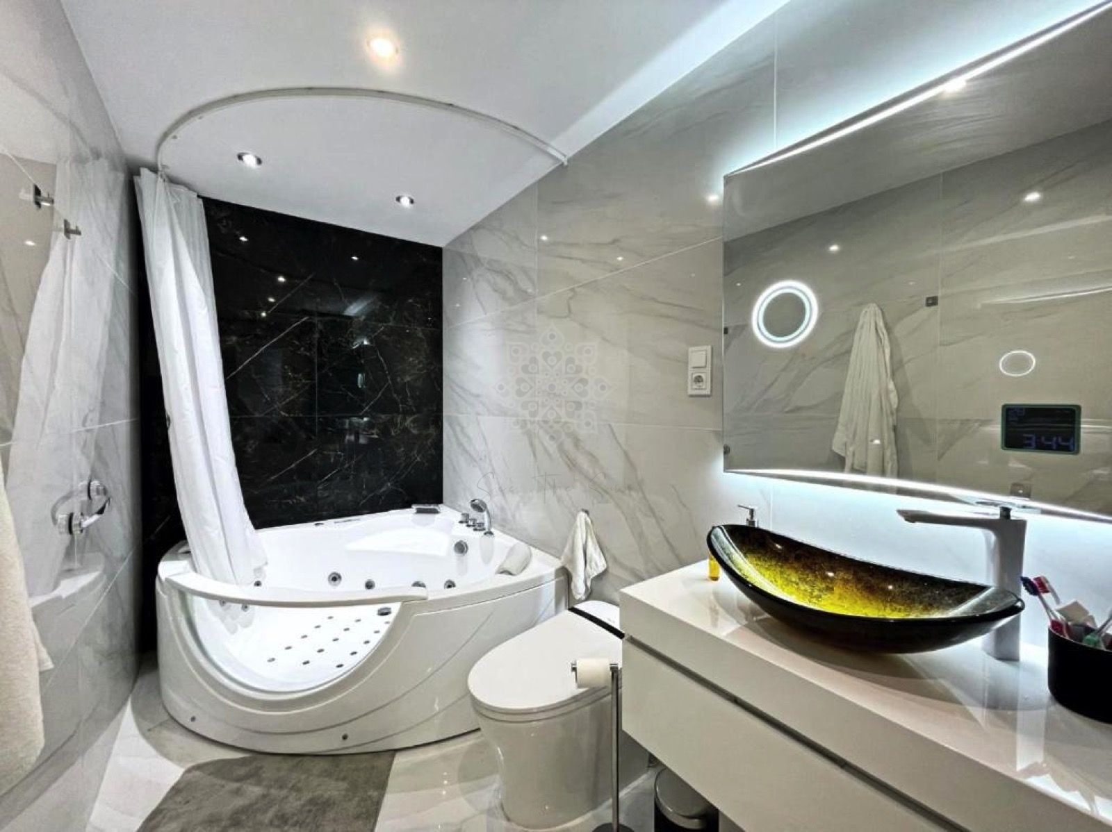 Apartment in Playa Bajadilla - Puertos, Marbella