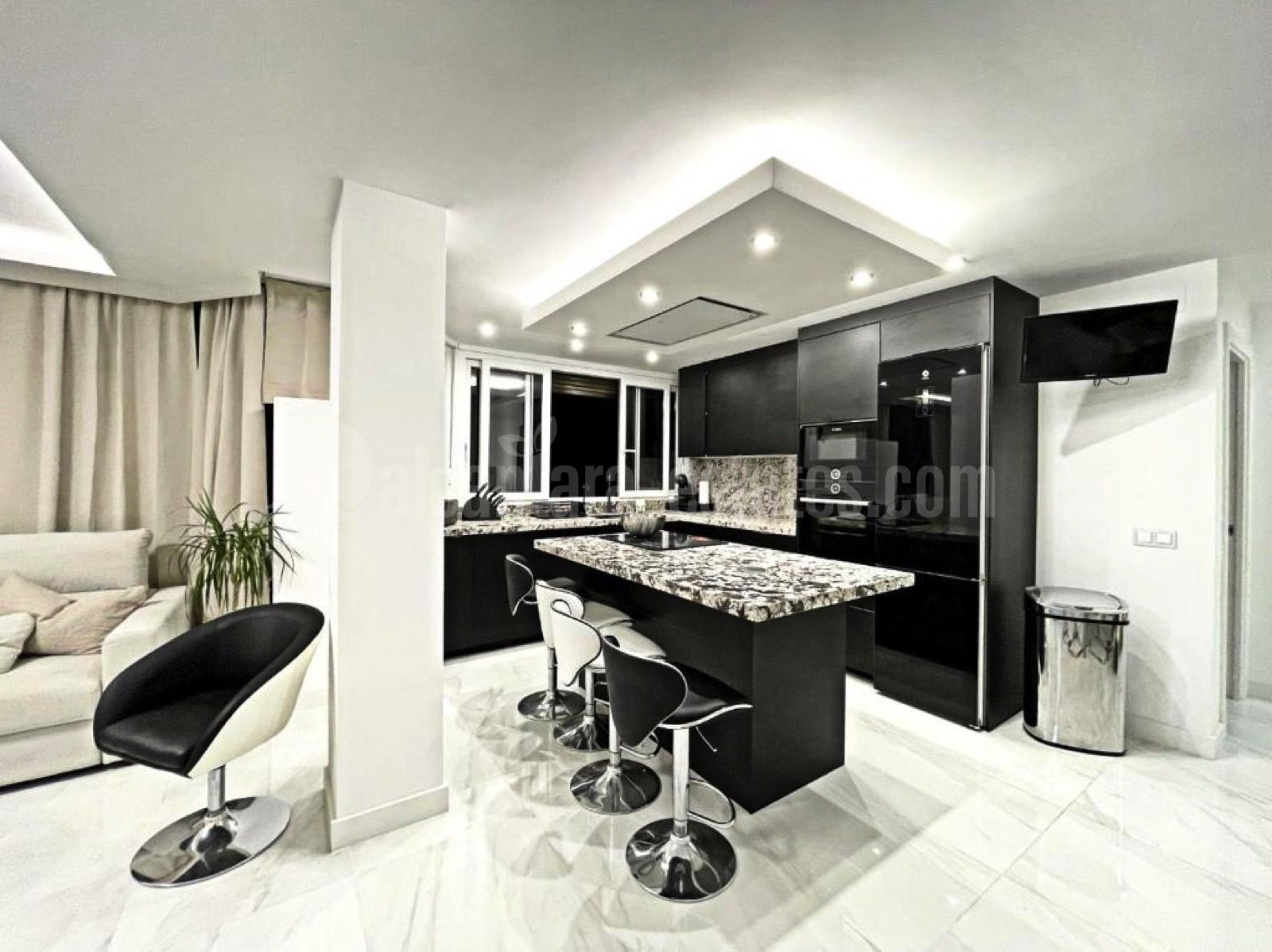 Apartment in Playa Bajadilla - Puertos, Marbella