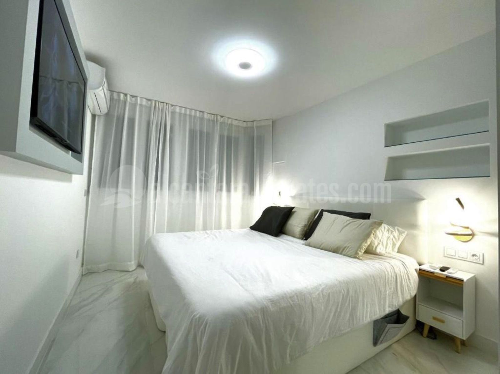 Apartment in Playa Bajadilla - Puertos, Marbella