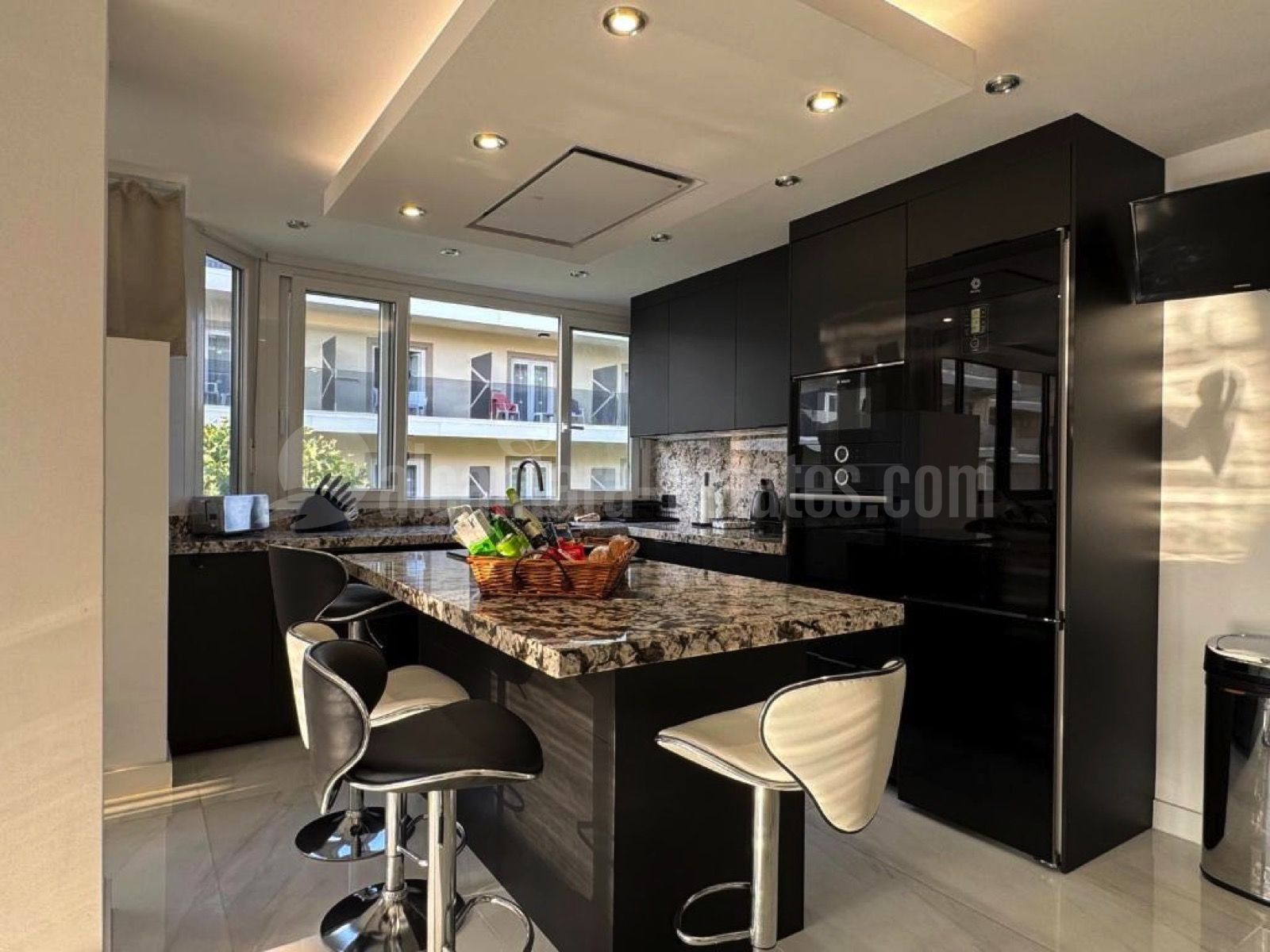 Apartment in Playa Bajadilla - Puertos, Marbella