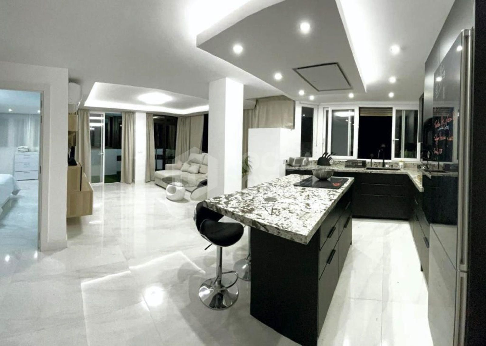 Fully Renovated Tourist Apartment with Legal Licence and High Profitability – Prime Central Location in Marbella