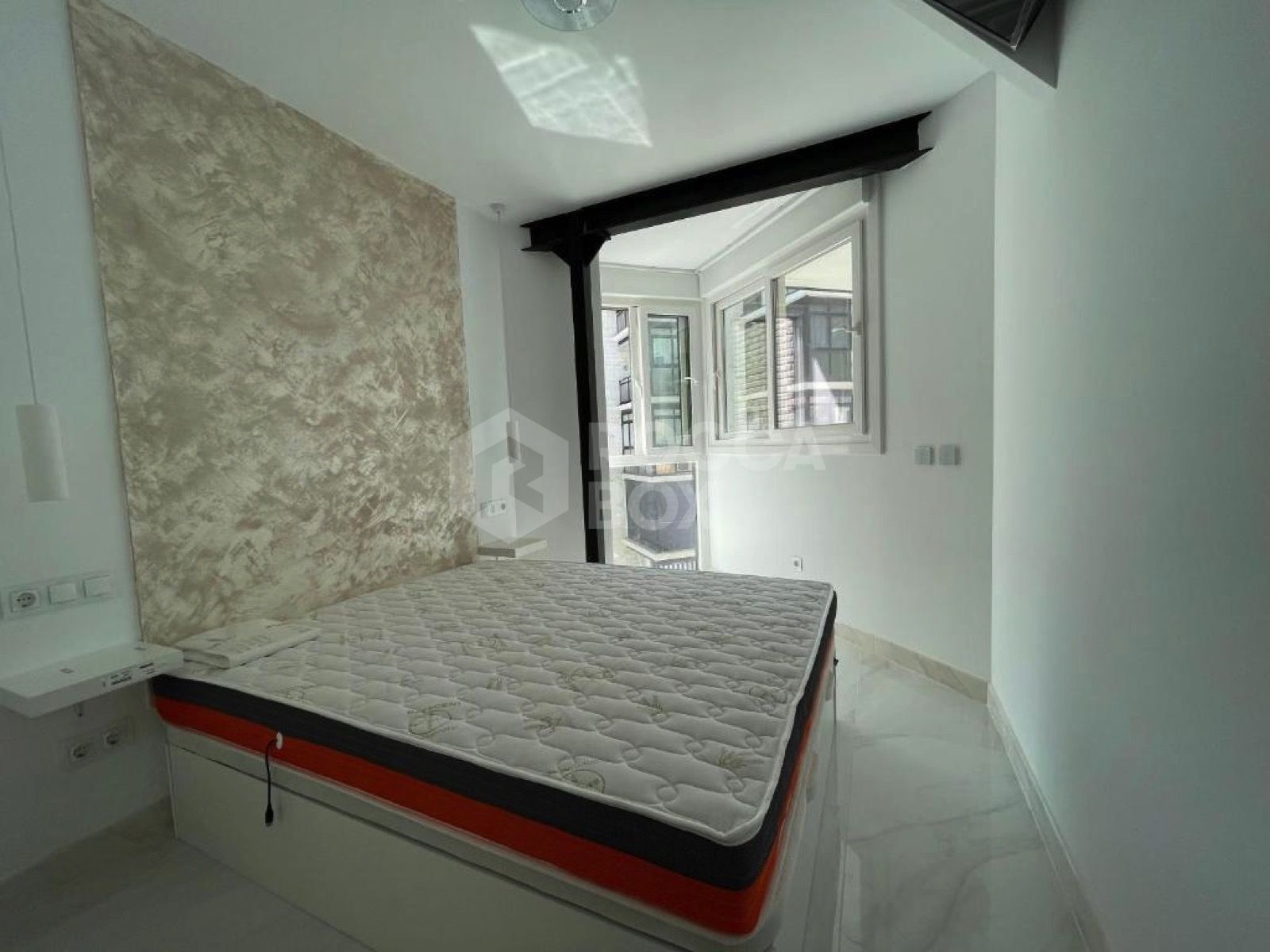 Legally Authorised Tourist Apartment with Community Approval for Title Transfer – Prime Beachfront Investment in Marbella