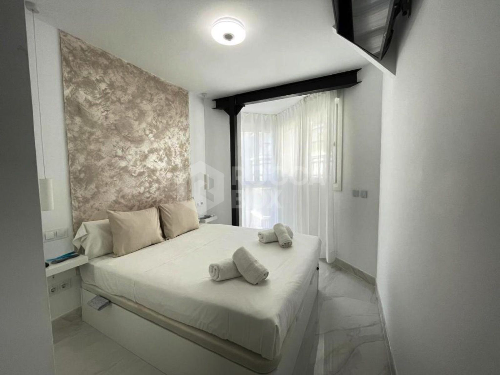 Legally Authorised Tourist Apartment with Community Approval for Title Transfer – Prime Beachfront Investment in Marbella