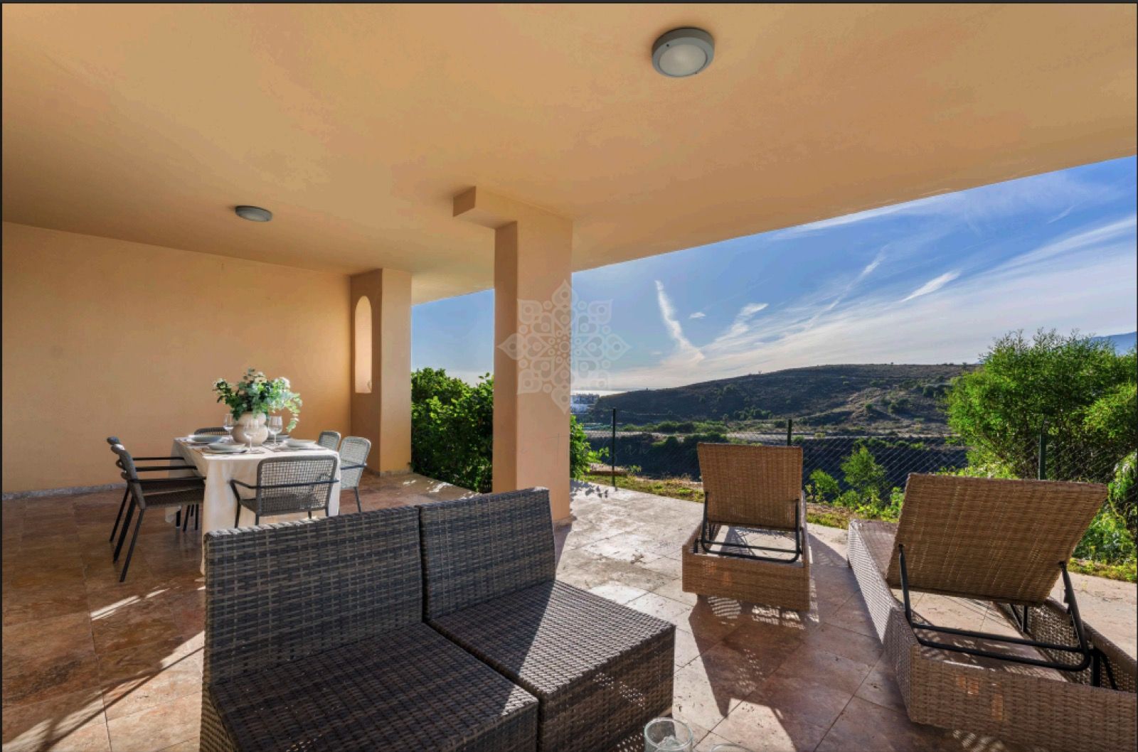 Apartamento Planta Baja en Mirador del Paraiso, Benahavis