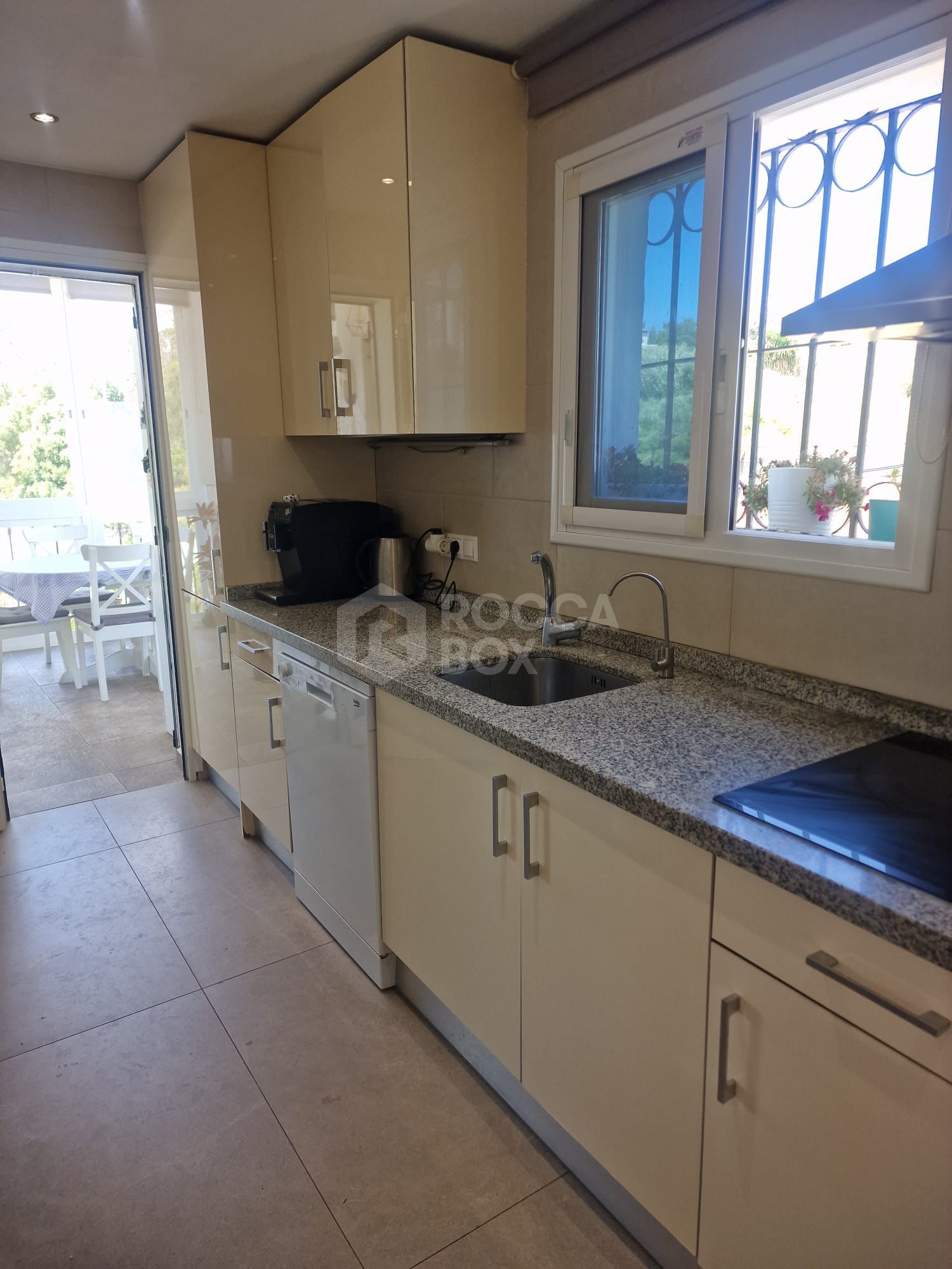 Cosy Furnished Townhouse in Las Lomas