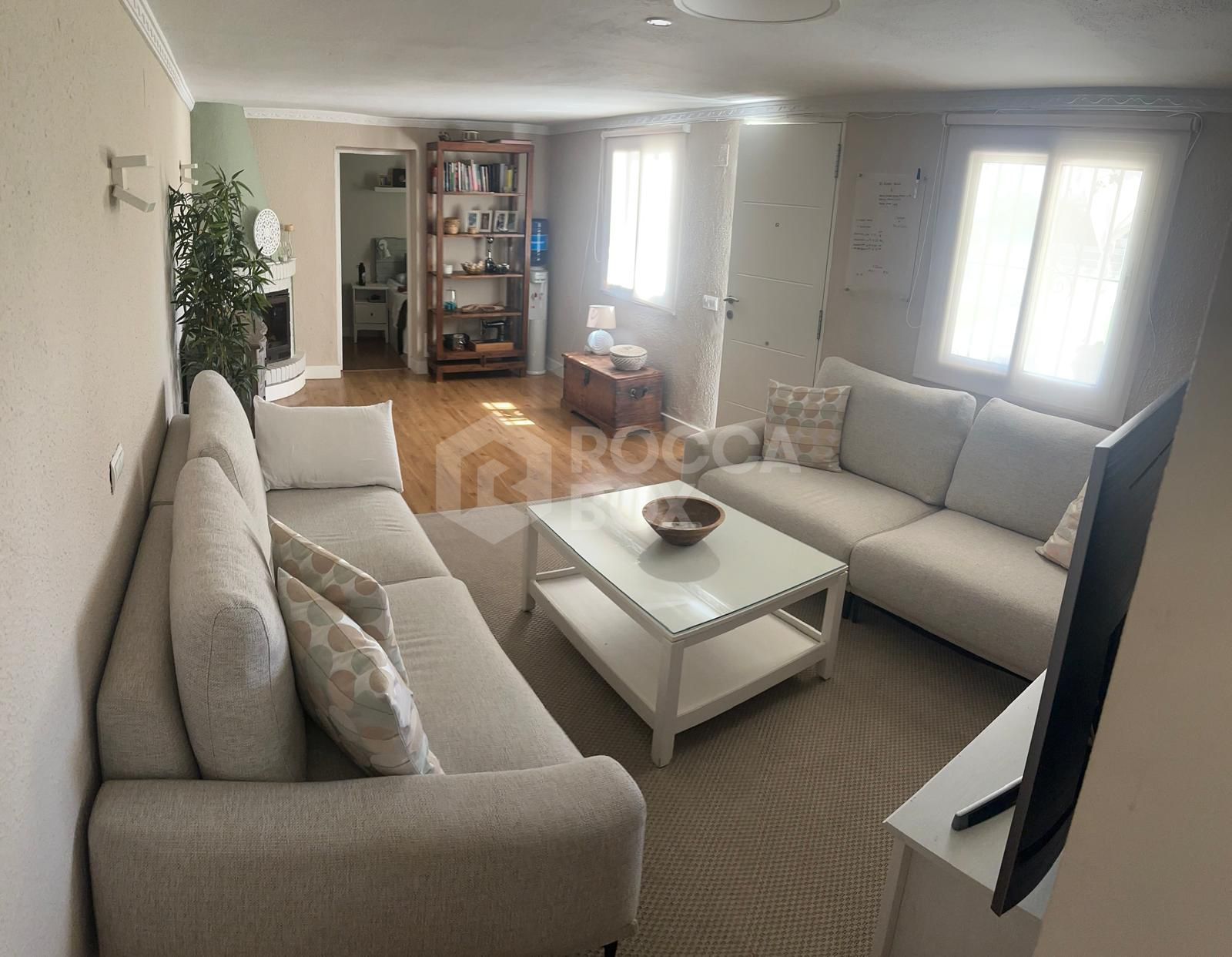 Charming Detached Villa with Expansion Potential and Stunning La Concha Views