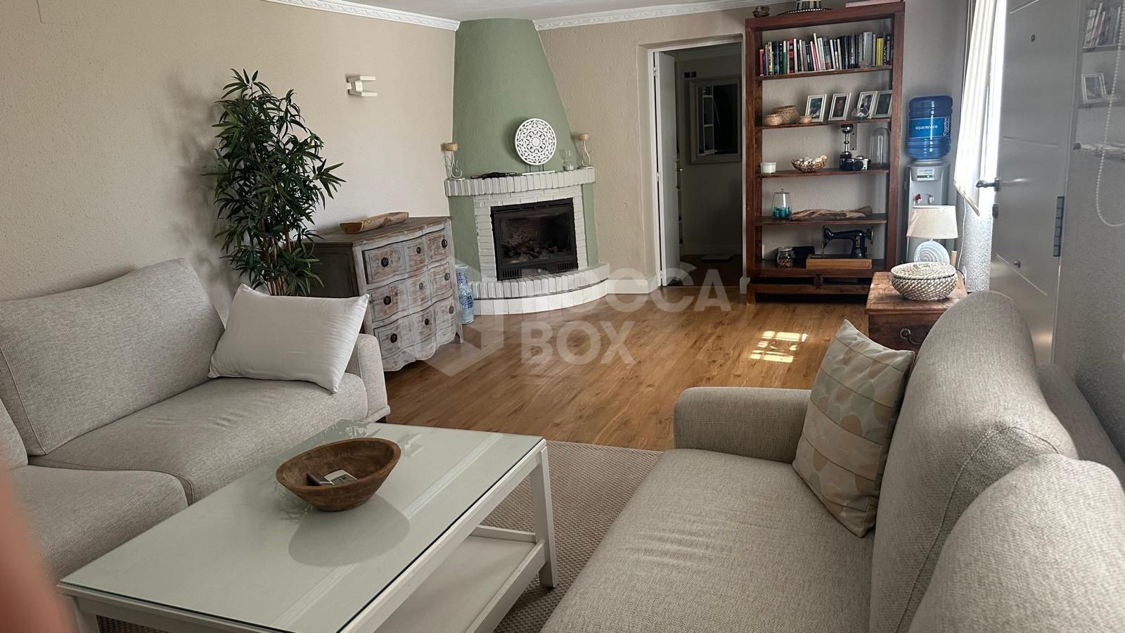 Charming Detached Villa with Expansion Potential and Stunning La Concha Views