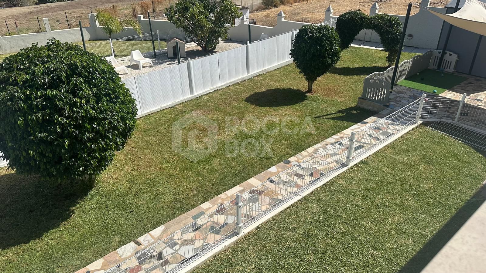 Charming Detached Villa with Expansion Potential and Stunning La Concha Views