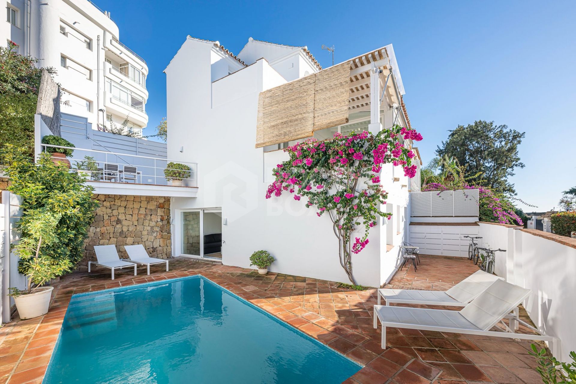 Sunny Semi-Detached Villa with Private Pool Near Guadalmina Golf Club