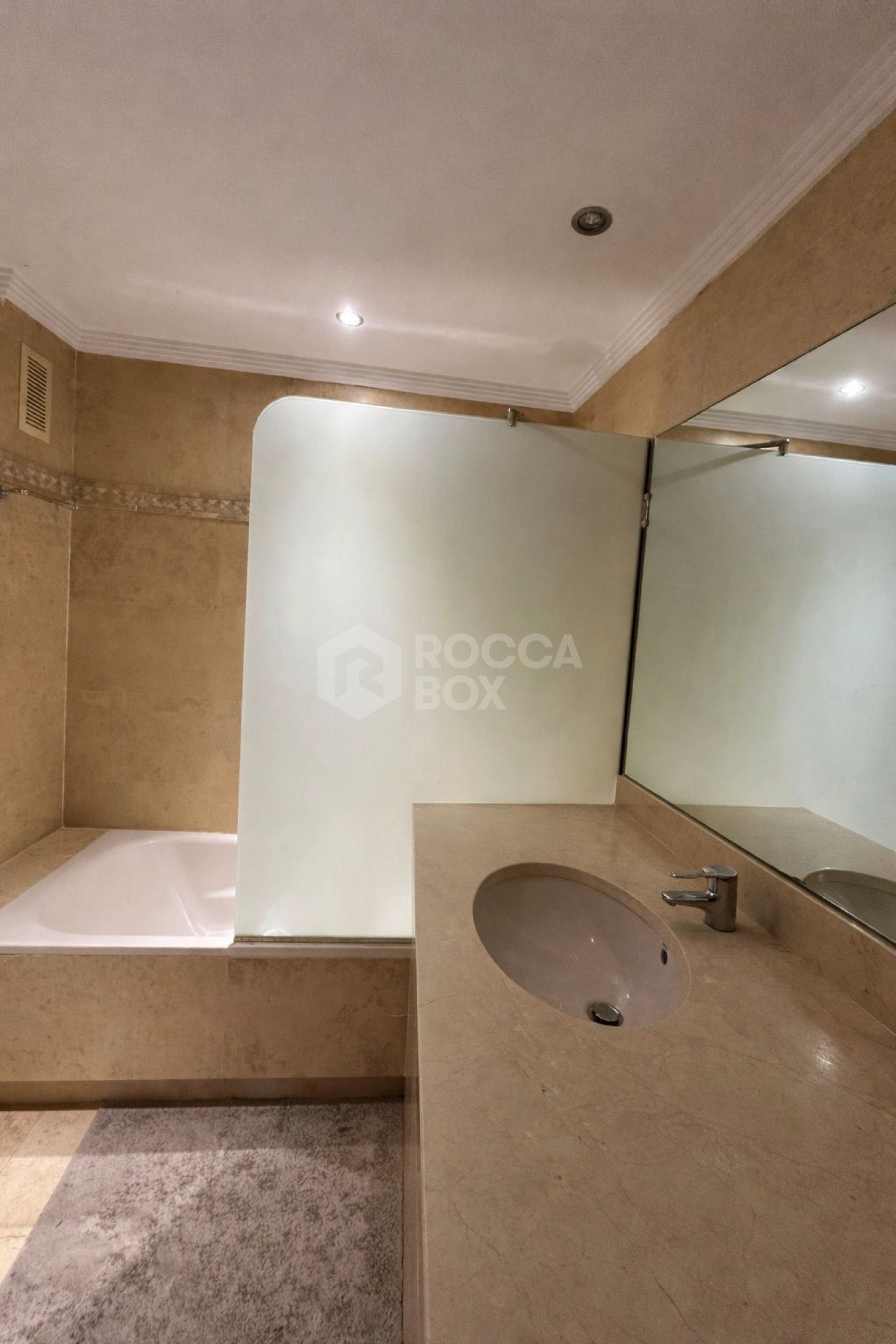 Exquisite Beachside Apartment in Avenida Mar Mediterráneo