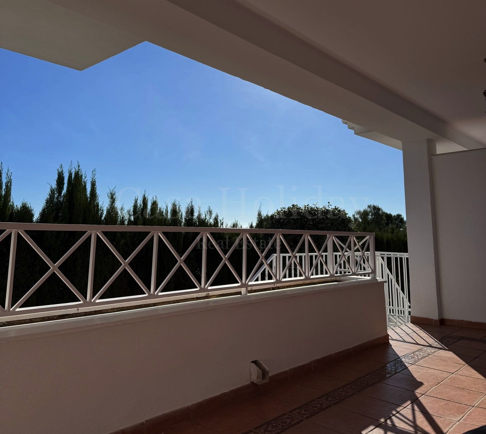 Apartamento Planta Baja en Las Lomas de Rio Real, Marbella