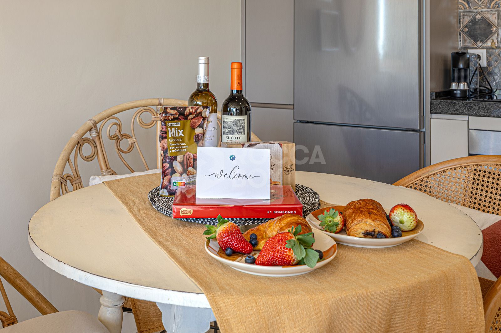 Beachfront 1-Bedroom Apartment with Panoramic Sea Views & 24/7 Concierge