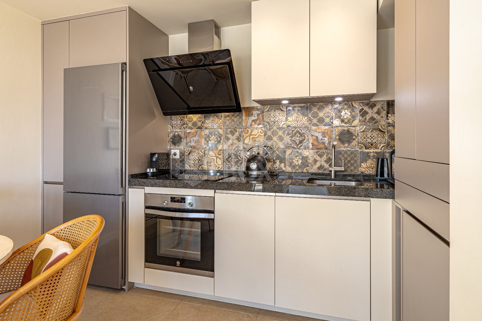 Beachfront 1-Bedroom Apartment with Panoramic Sea Views & 24/7 Concierge