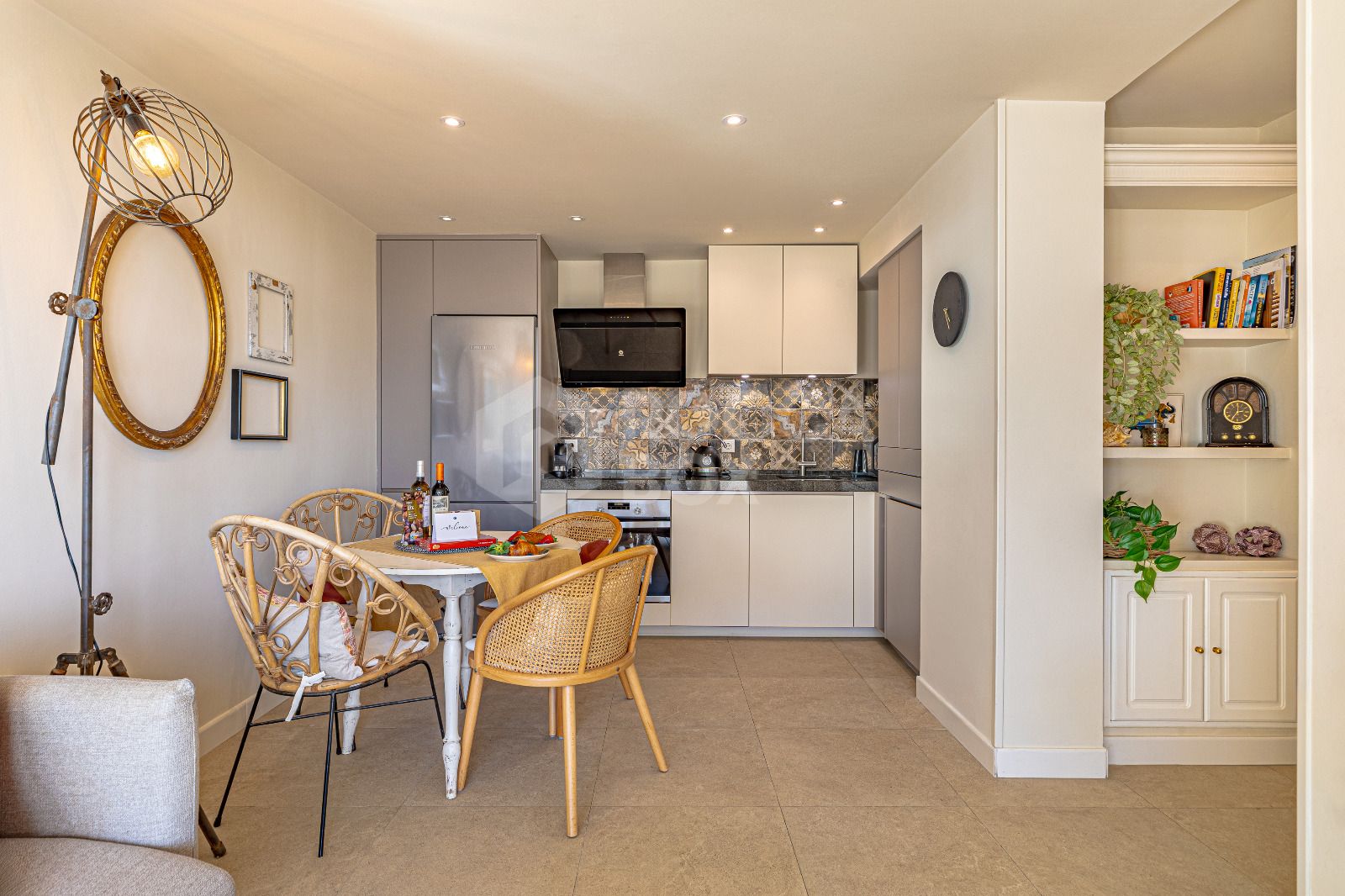 Beachfront 1-Bedroom Apartment with Panoramic Sea Views & 24/7 Concierge