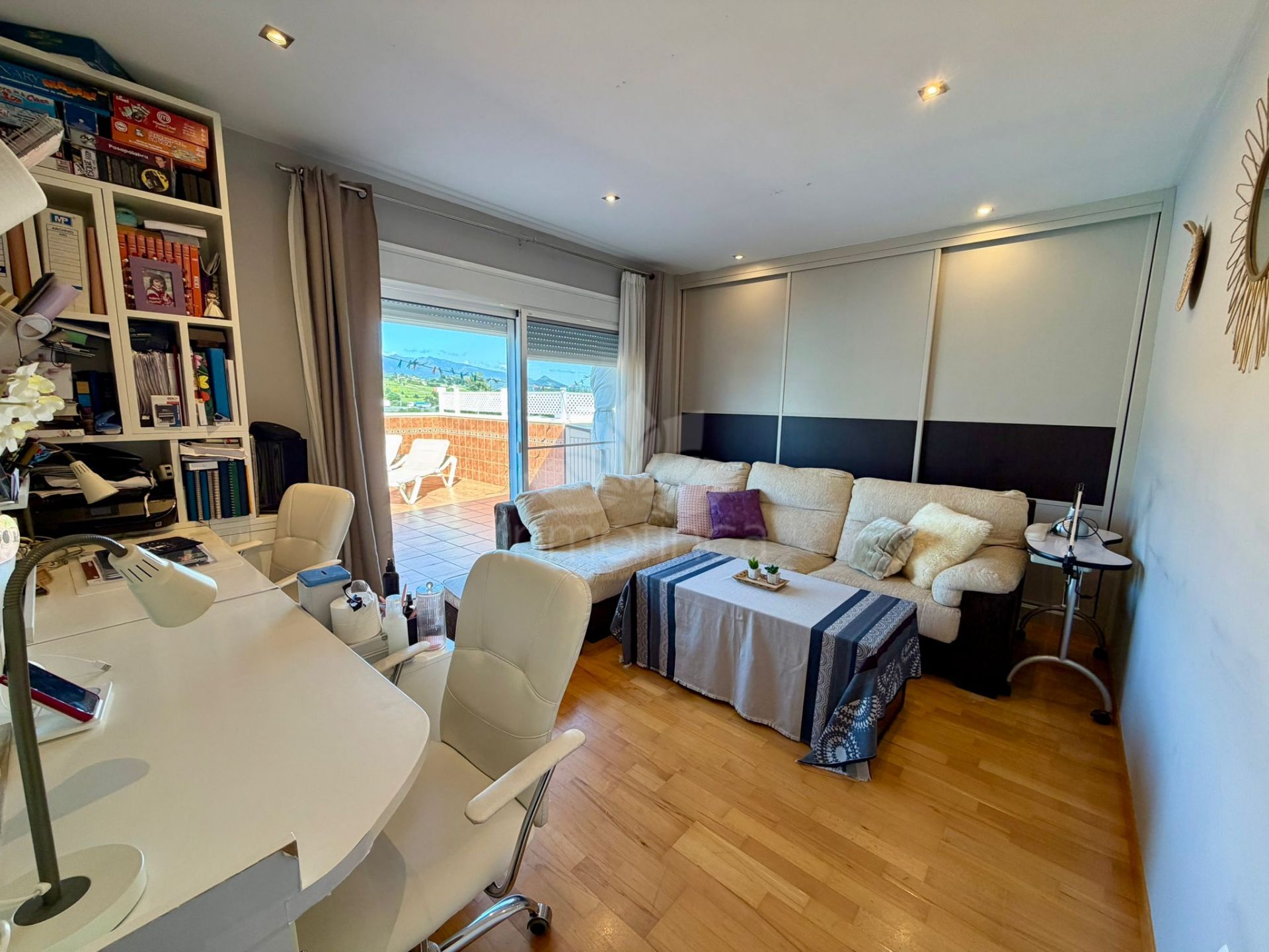 Penthouse in Avda de Andalucia - Sierra de Estepona, Estepona