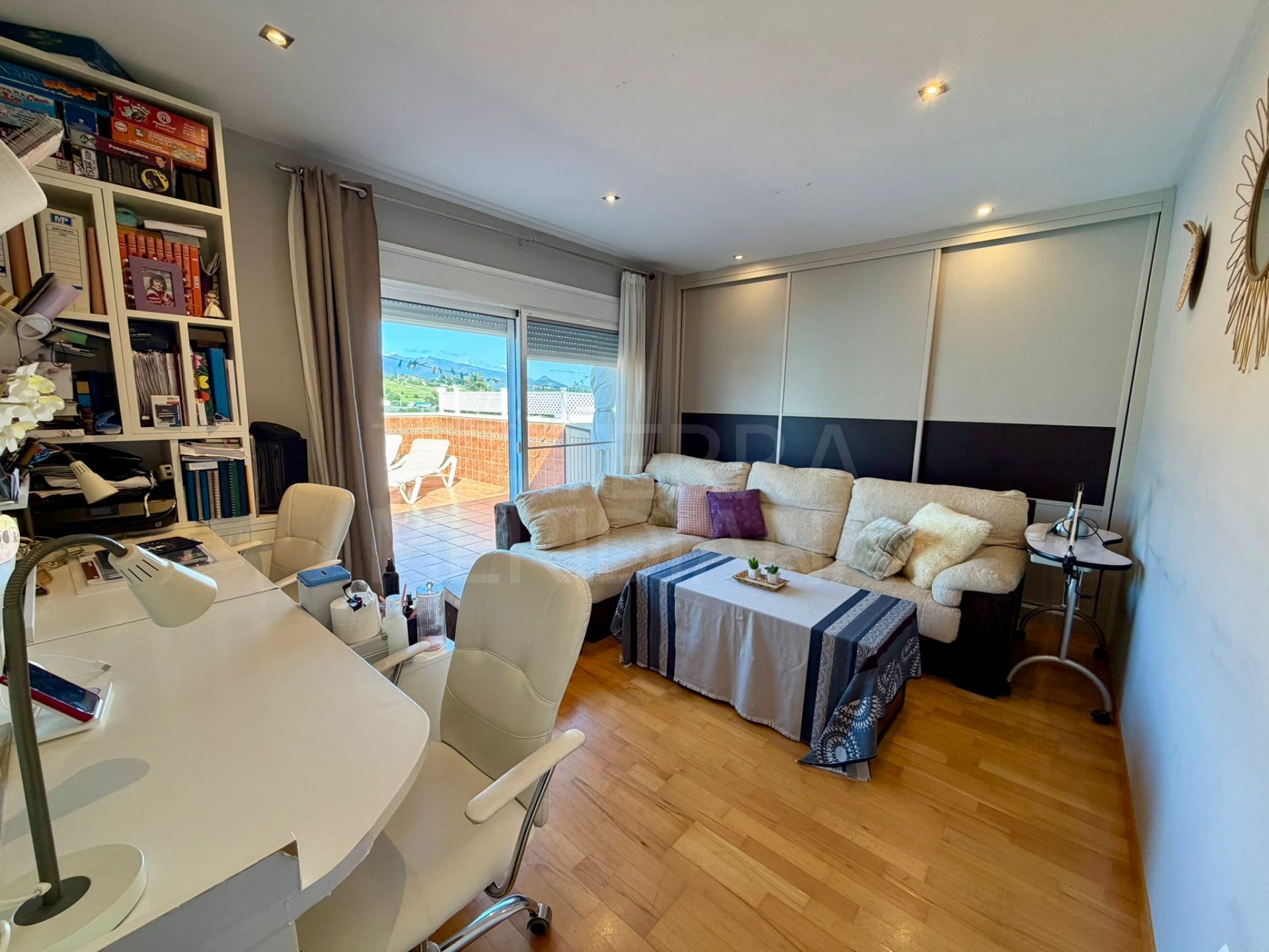 Penthouse in Avda de Andalucia - Sierra de Estepona, Estepona