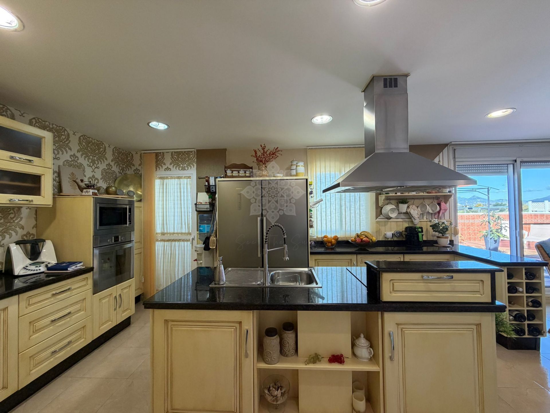 Penthouse in Avda de Andalucia - Sierra de Estepona, Estepona