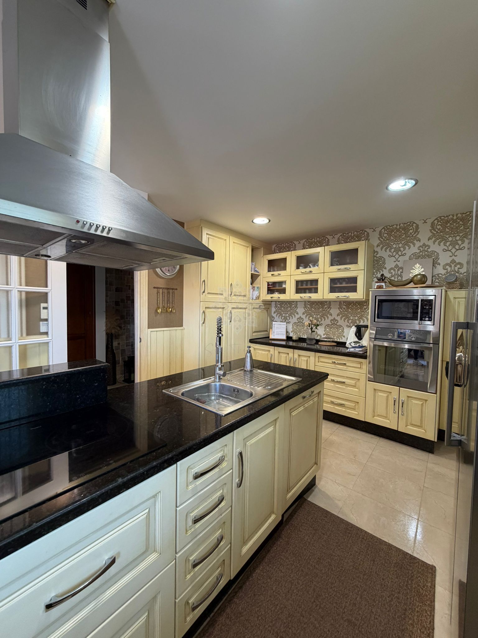 Penthouse in Avda de Andalucia - Sierra de Estepona, Estepona