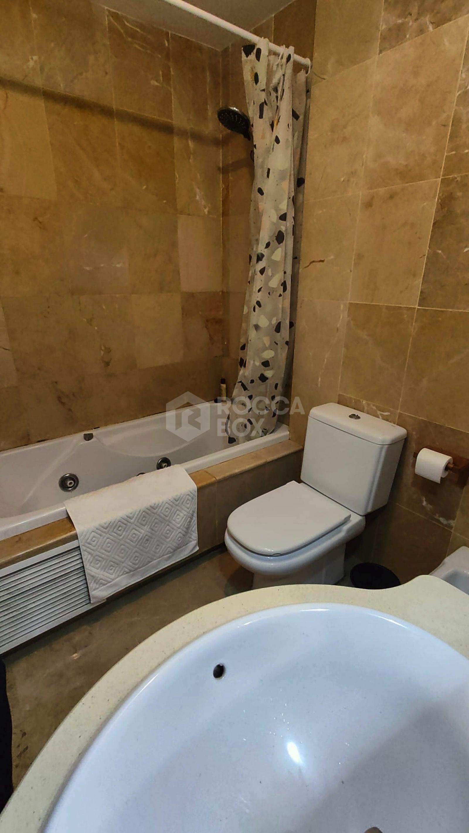 Beachfront 1-Bedroom Apartment with Reform Project