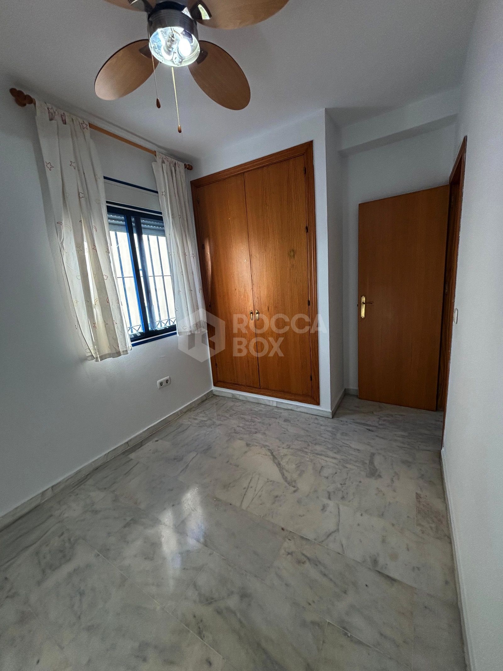 Charming 2-Bedroom Ground-Floor Apartment with a Terrace & Private Garage