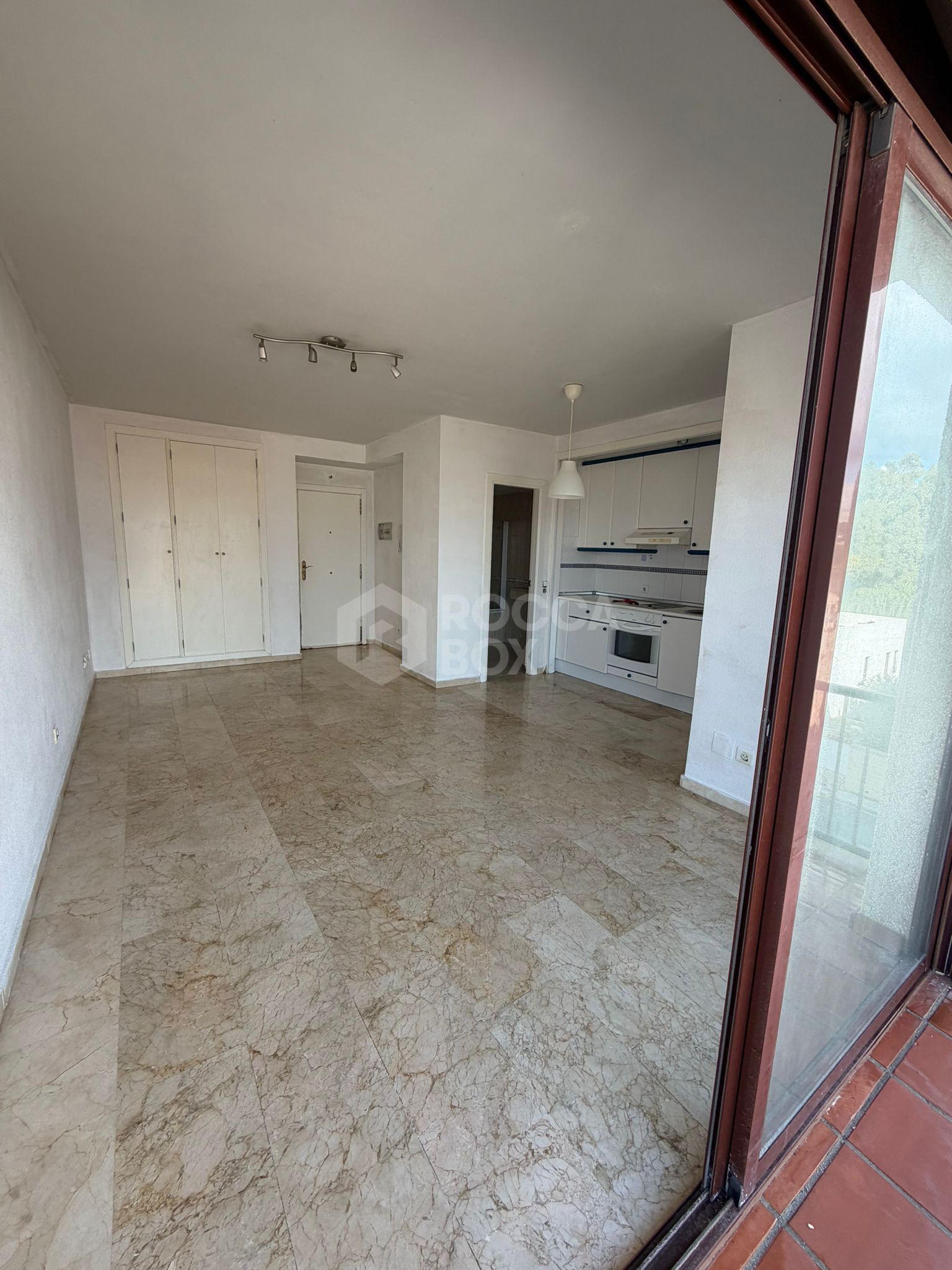 Bright Studio Apartment in the Heart of Sabinillas