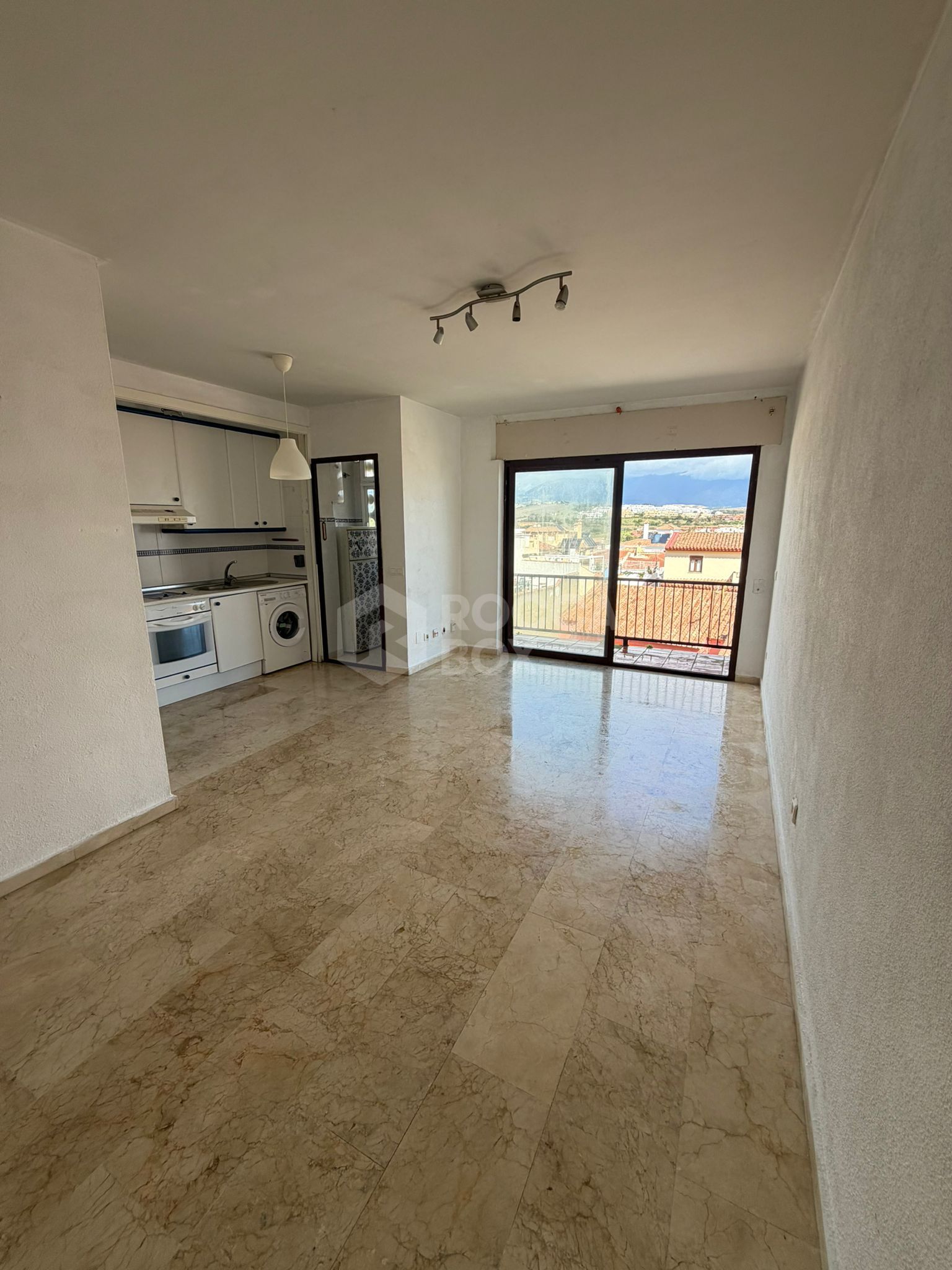 Bright Studio Apartment in the Heart of Sabinillas