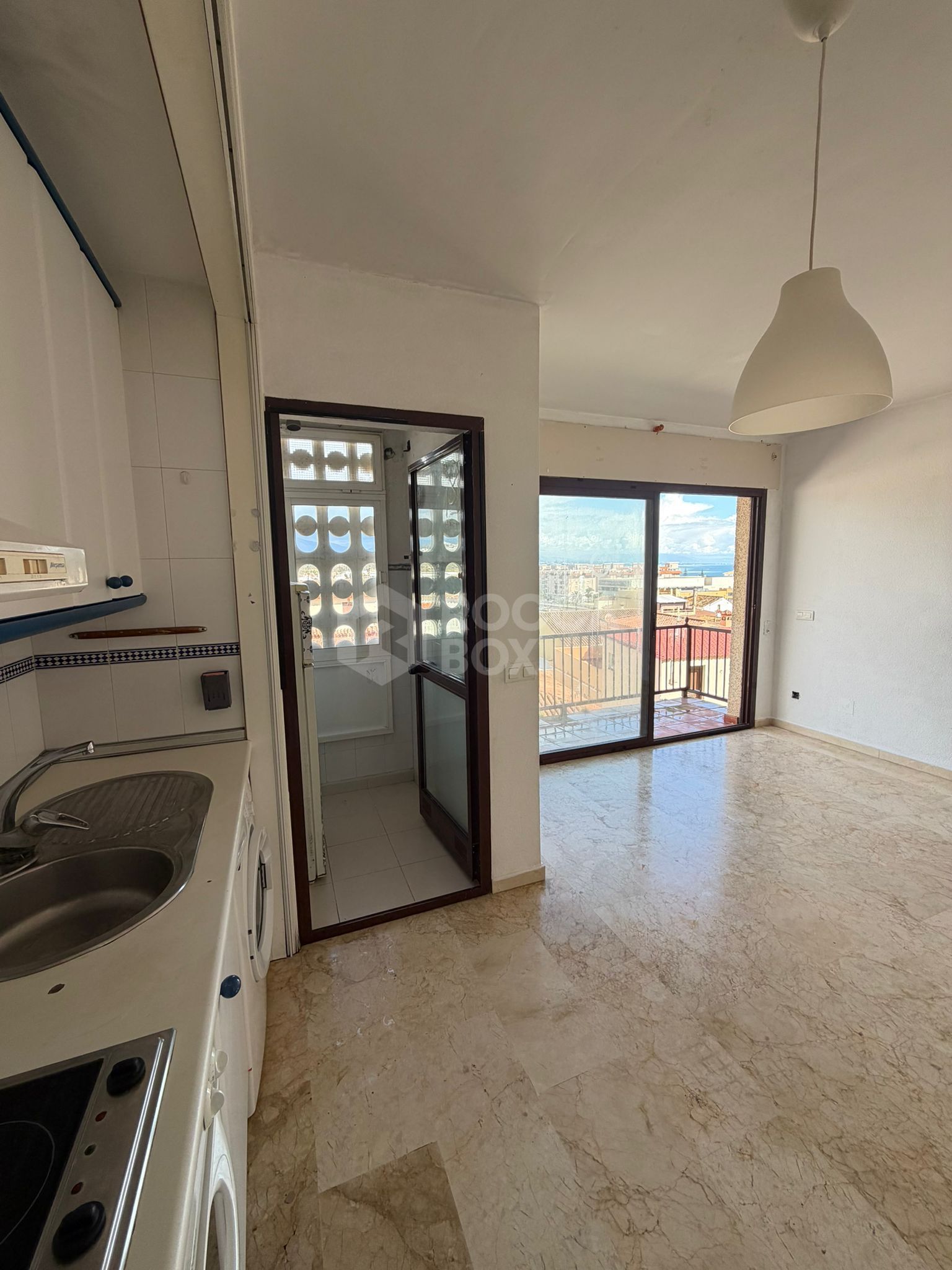 Bright Studio Apartment in the Heart of Sabinillas