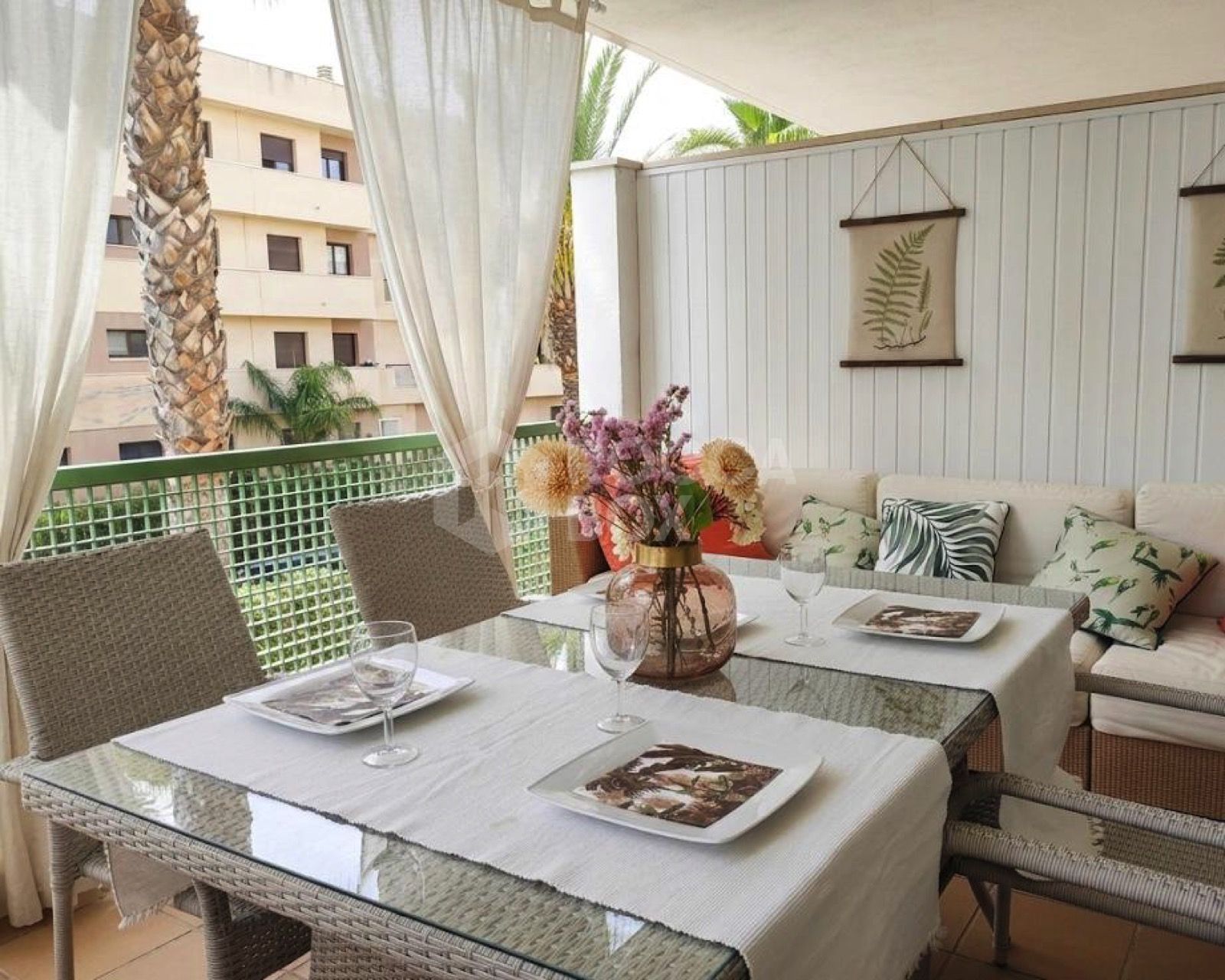 Elegant 2-Bedroom Marina-View Apartment