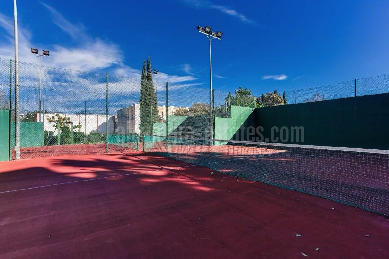 Duplex in Marbella Golden Mile, Marbella