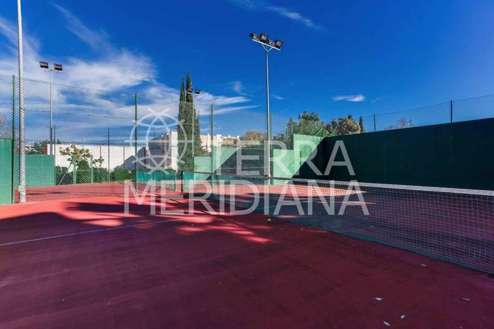 Duplex in Marbella Golden Mile, Marbella