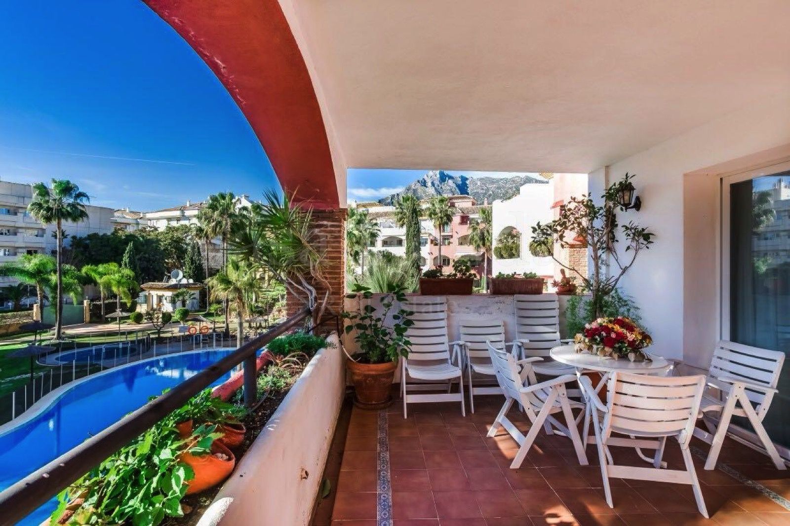 Duplex in Marbella Golden Mile, Marbella