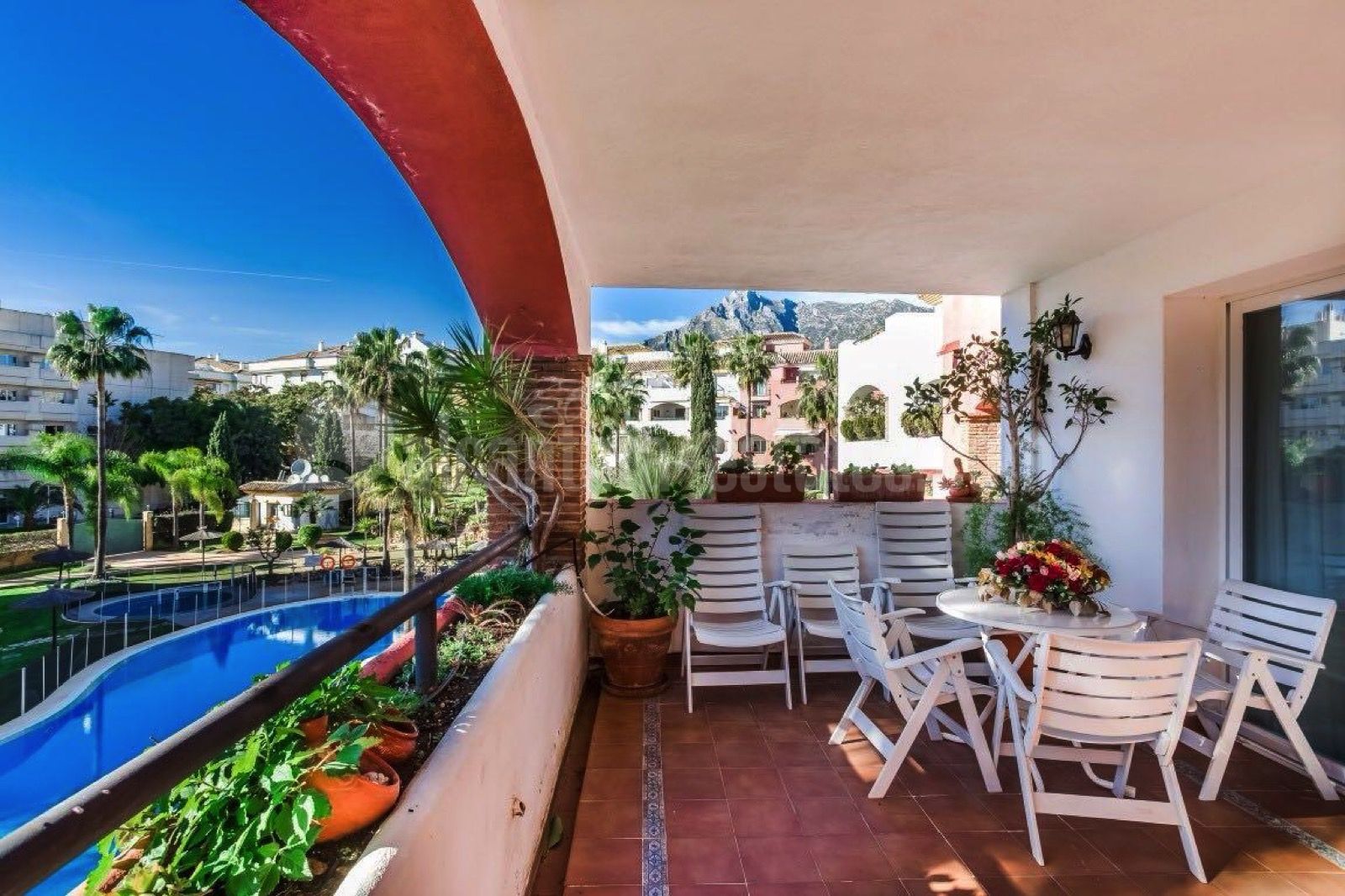 Duplex in Marbella Golden Mile, Marbella