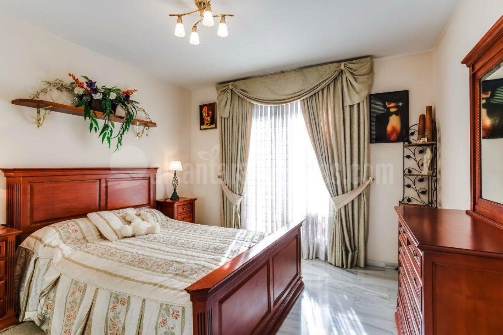 Duplex in Marbella Golden Mile, Marbella