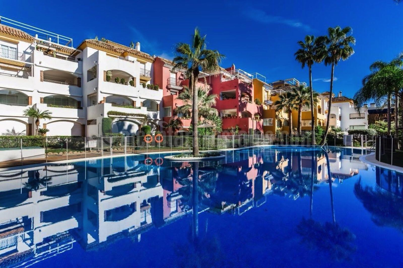 Duplex in Marbella Golden Mile, Marbella