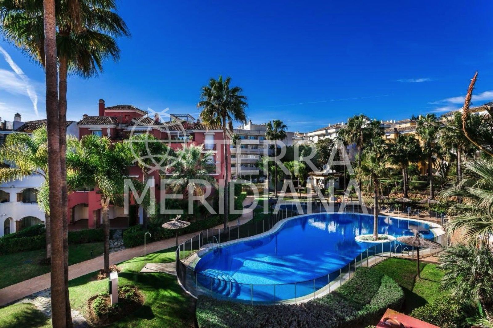 Duplex in Marbella Golden Mile, Marbella