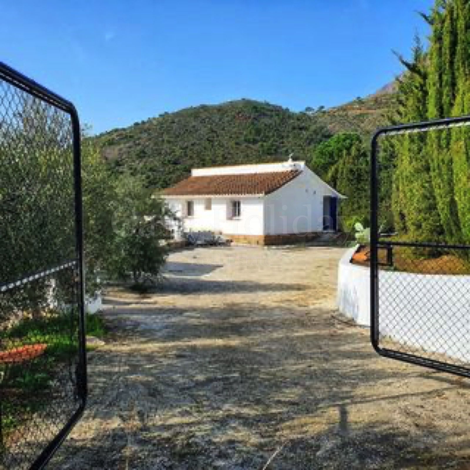 Finca in Altos de Estepona, Estepona