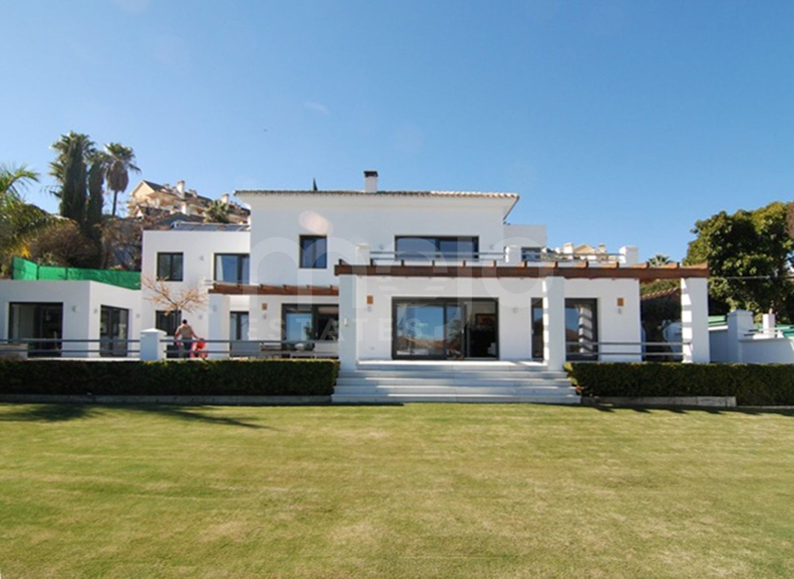 Villa te koop in Centro Plaza, Nueva Andalucia