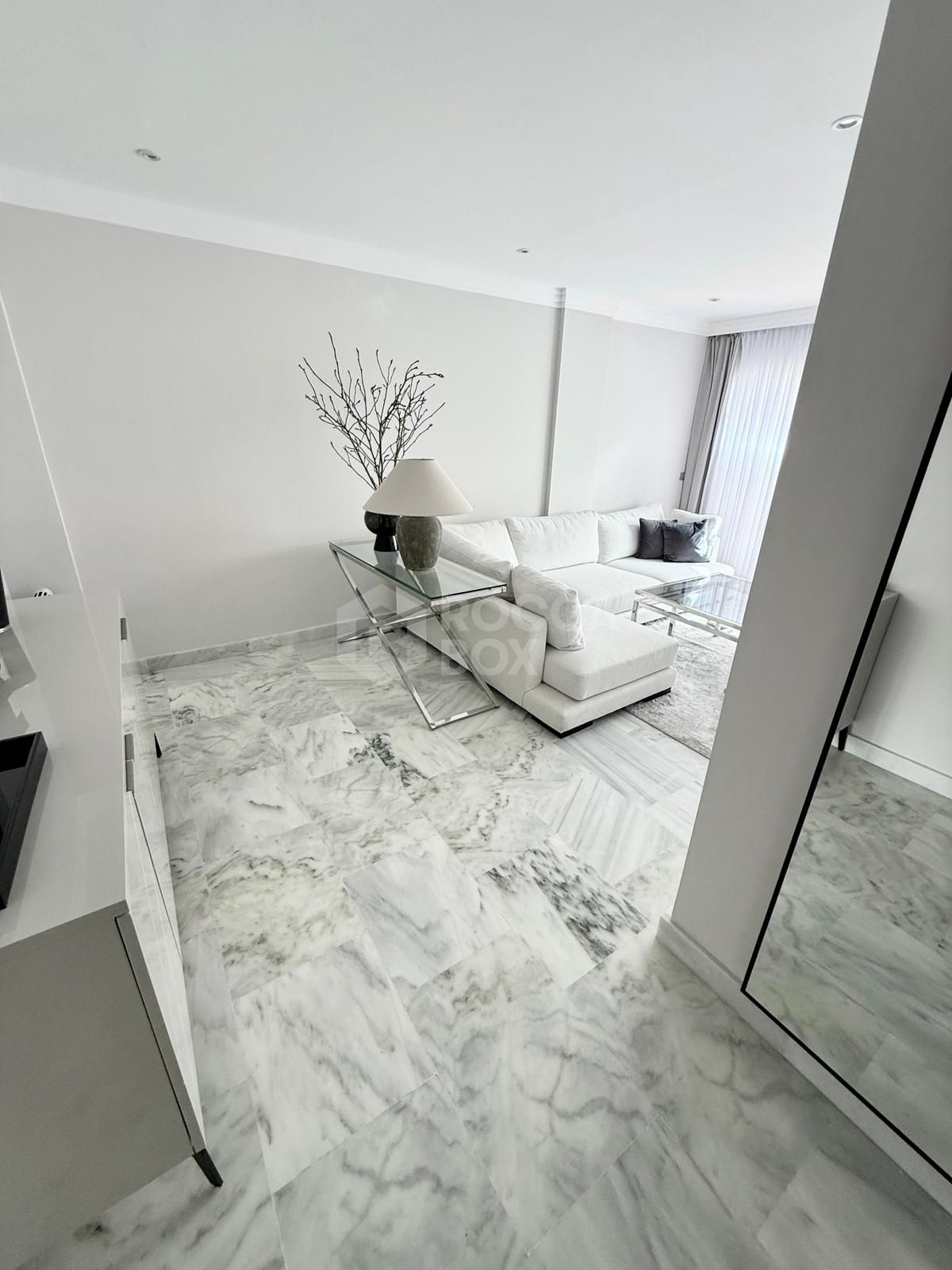 Elegant Renovated Apartment in Parque Botánico