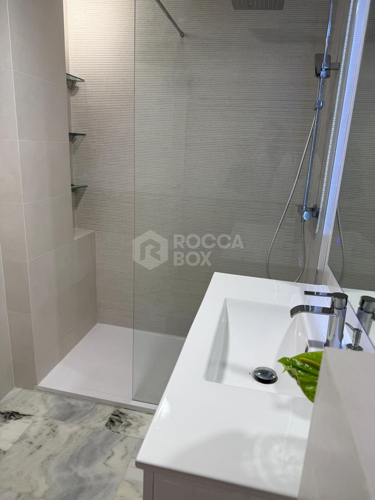 Elegant Renovated Apartment in Parque Botánico