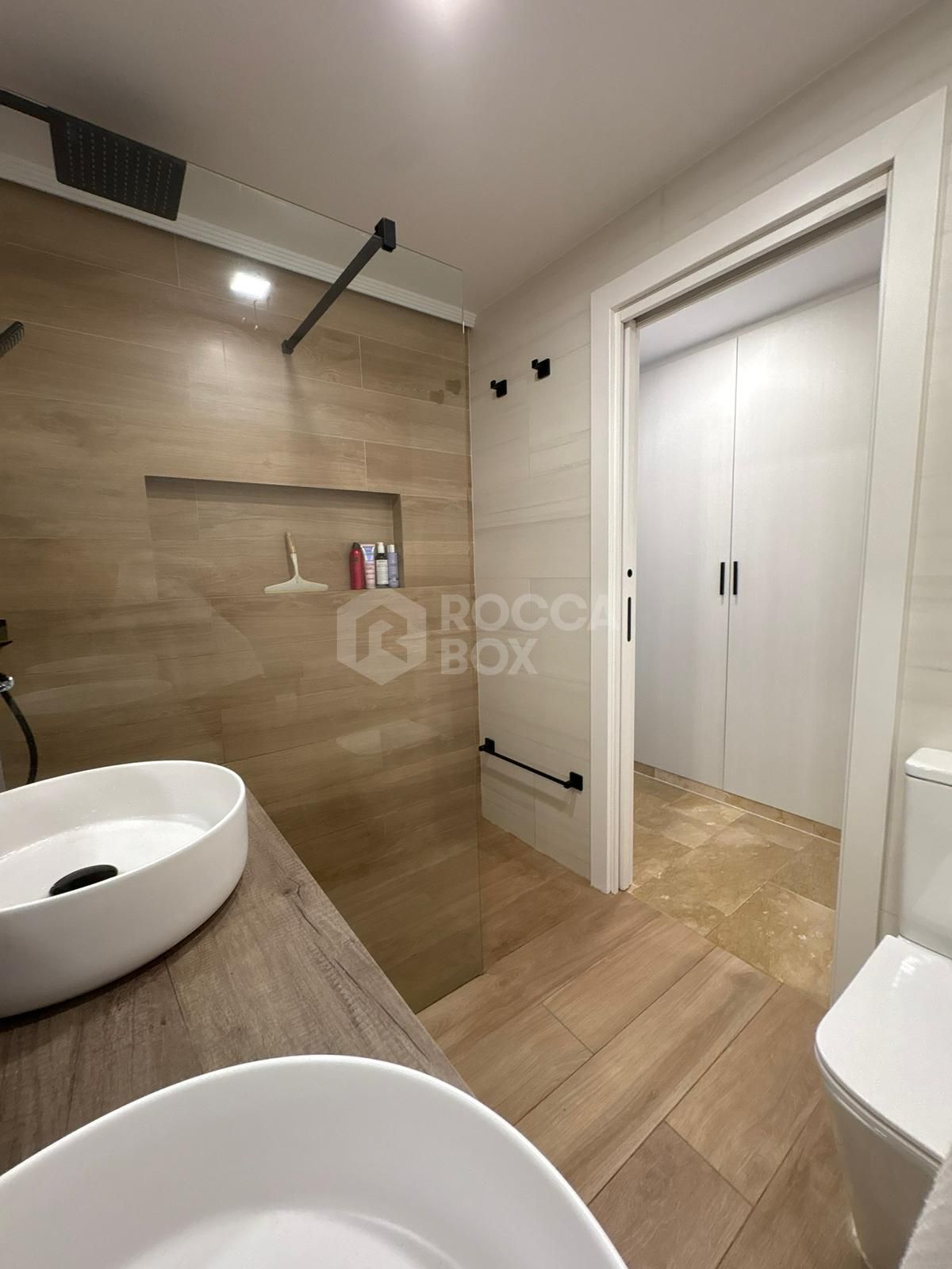 Spacious Ground-Floor Apartment